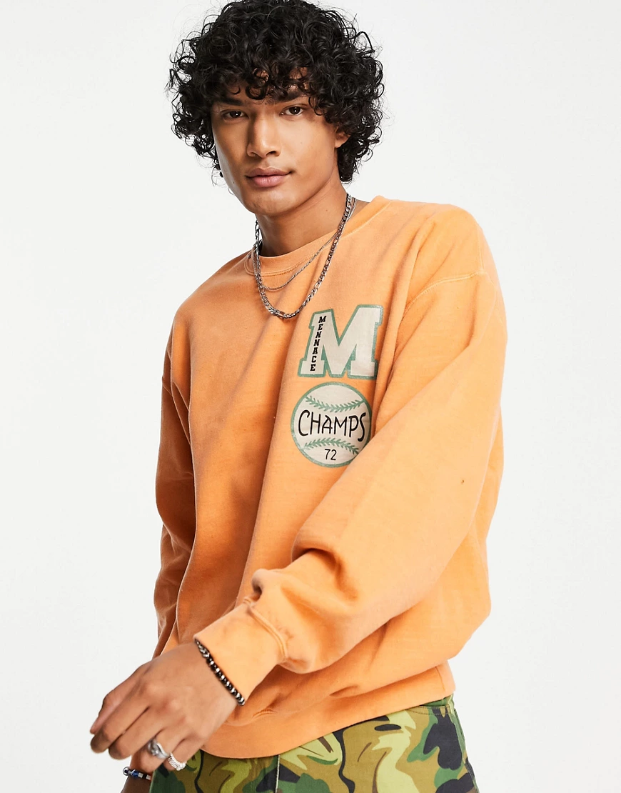Mennace – Sweatshirt in Orange mit College-Print günstig online kaufen