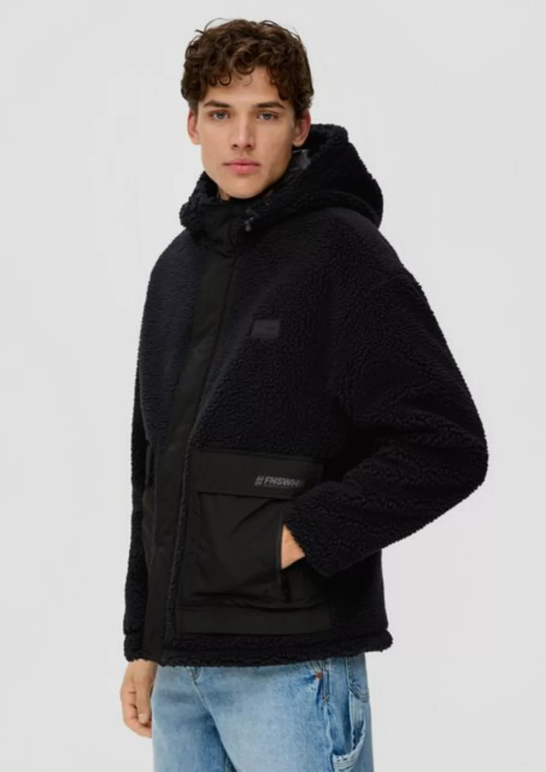 QS Allwetterjacke Jacke aus Teddyplüsch Label-Patch günstig online kaufen