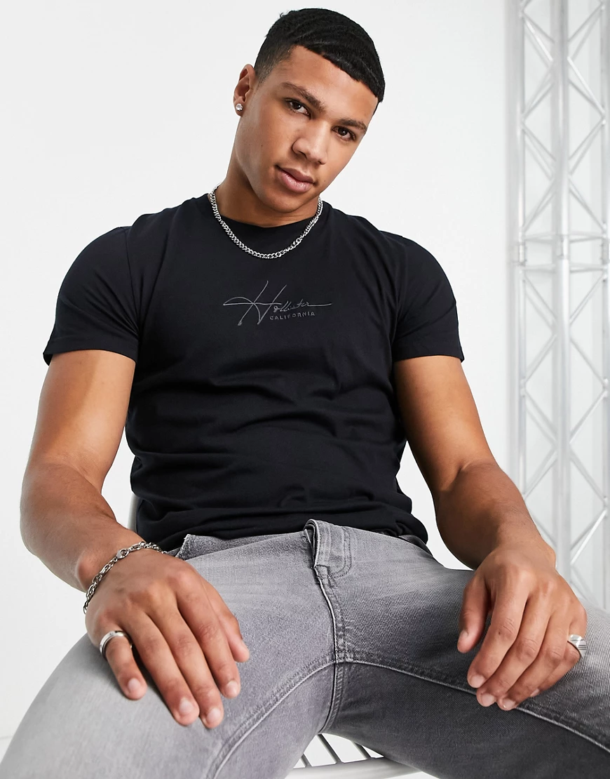 Hollister – T-Shirt in Schwarz mit Logo günstig online kaufen