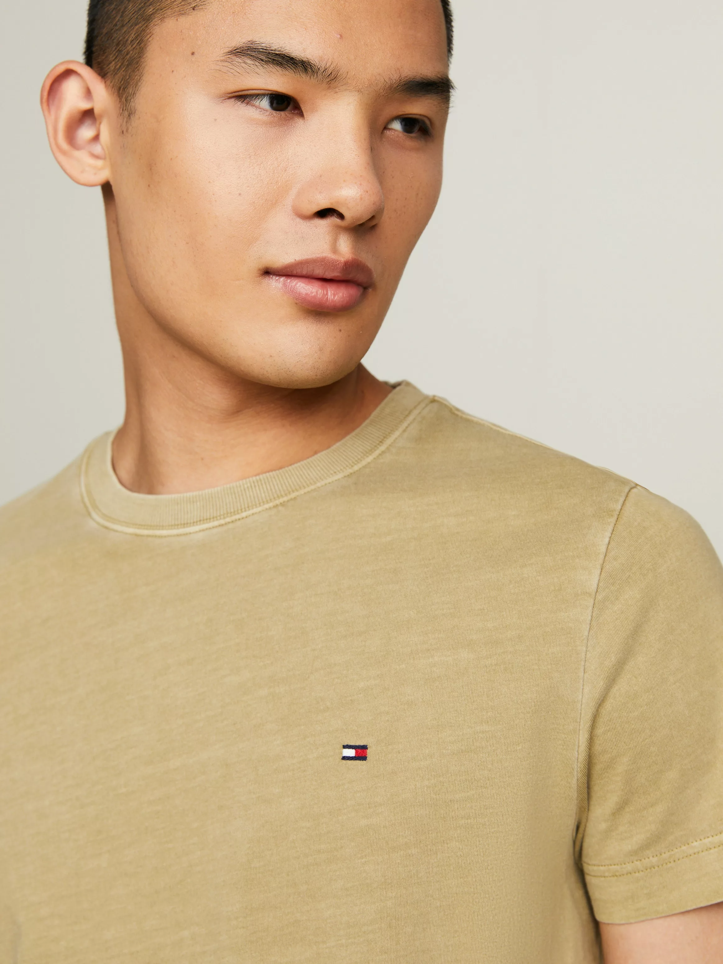 Tommy Hilfiger T-Shirt "GARMENT DYE CHEST FLAG TEE" günstig online kaufen