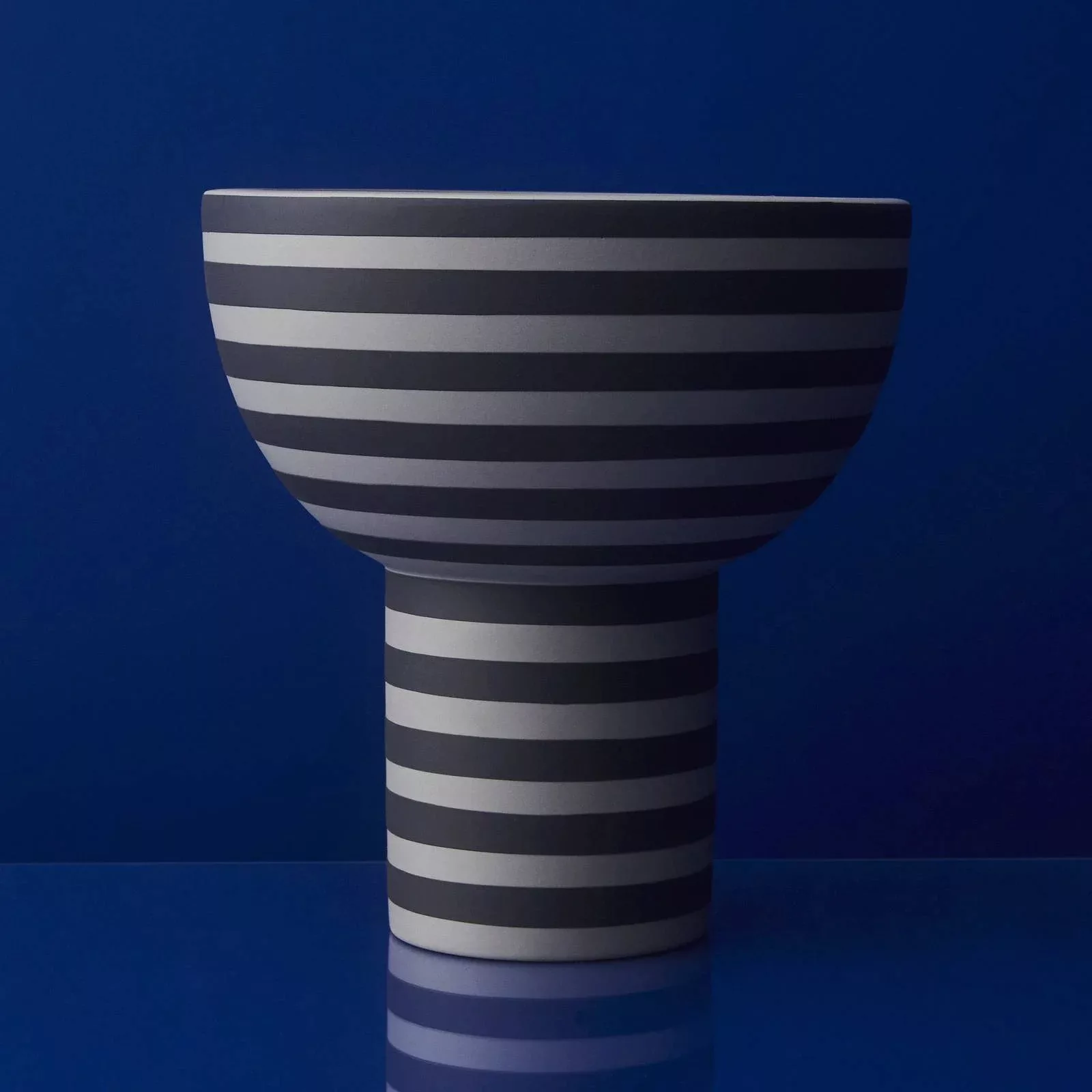 AYTM Vase Varia, schwarz, Ø 23 cm, Höhe 24 cm, Keramik günstig online kaufen