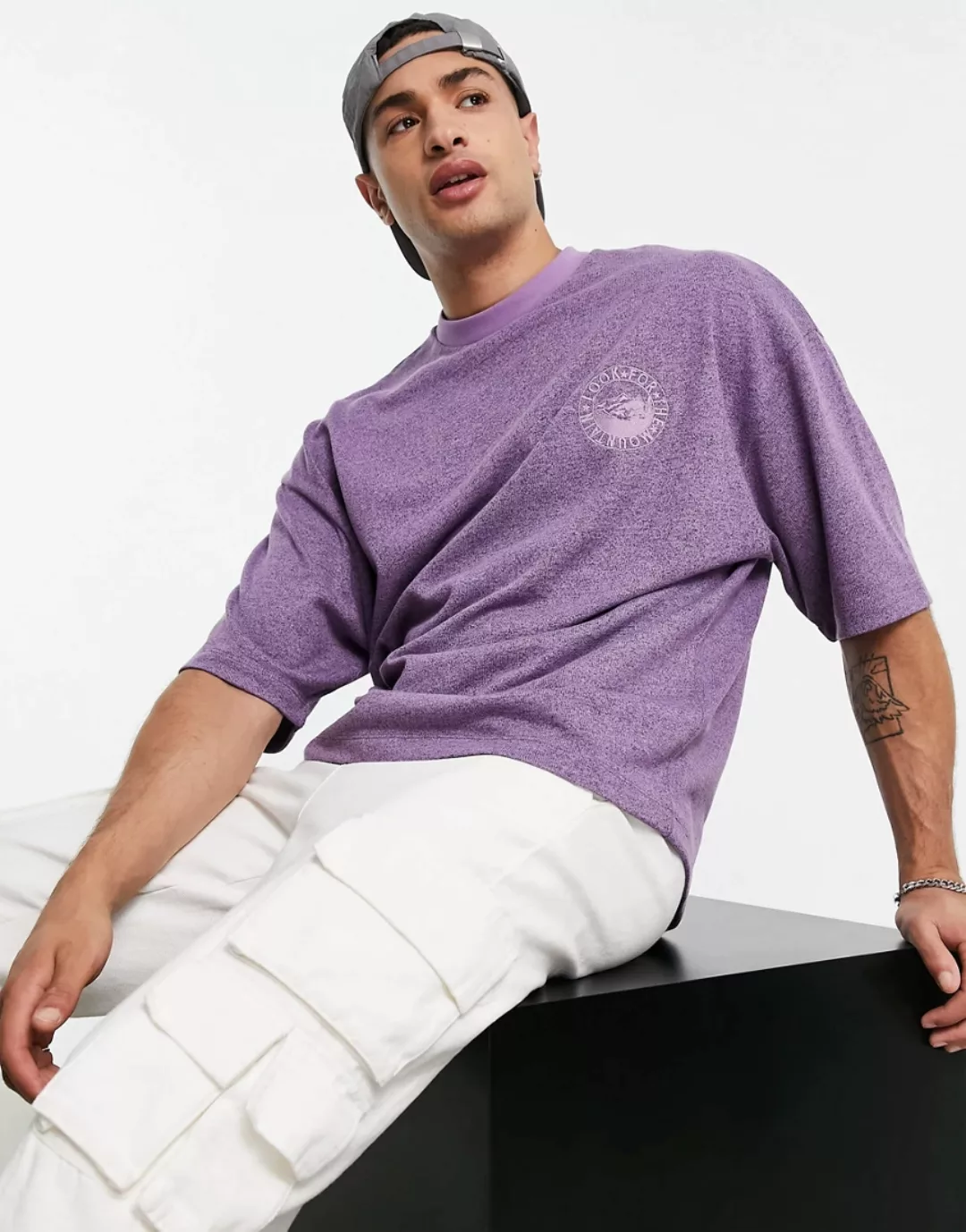 ASOS DESIGN – Oversize-T-Shirt in Flieder mit gebürsteter Struktur und Stic günstig online kaufen
