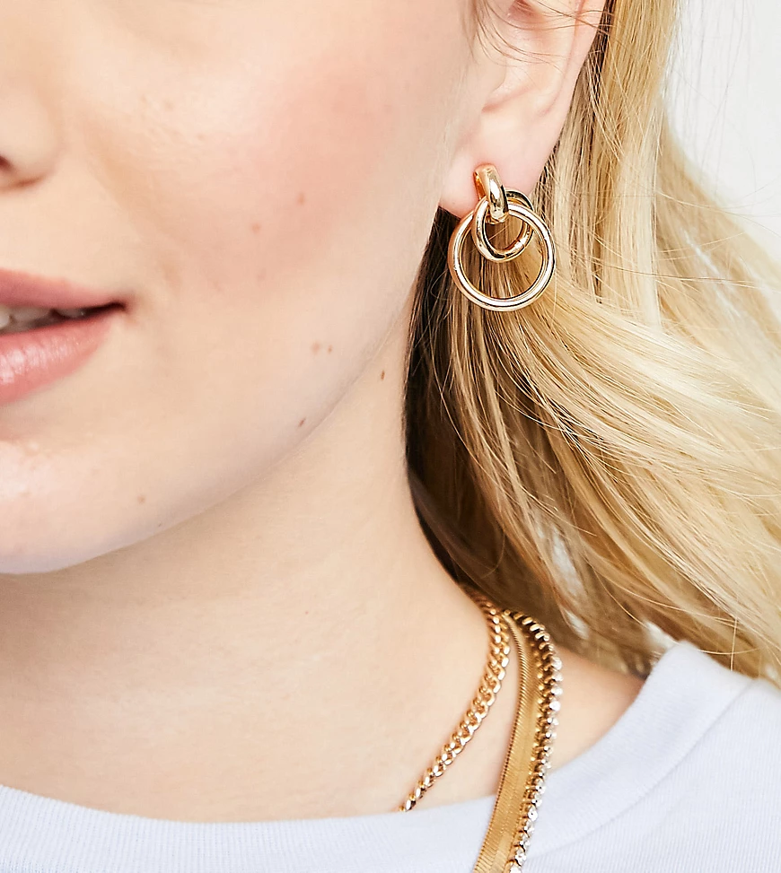 Accessorize – Dainty – Goldfarbene Creolen in Türklopfer-Form günstig online kaufen