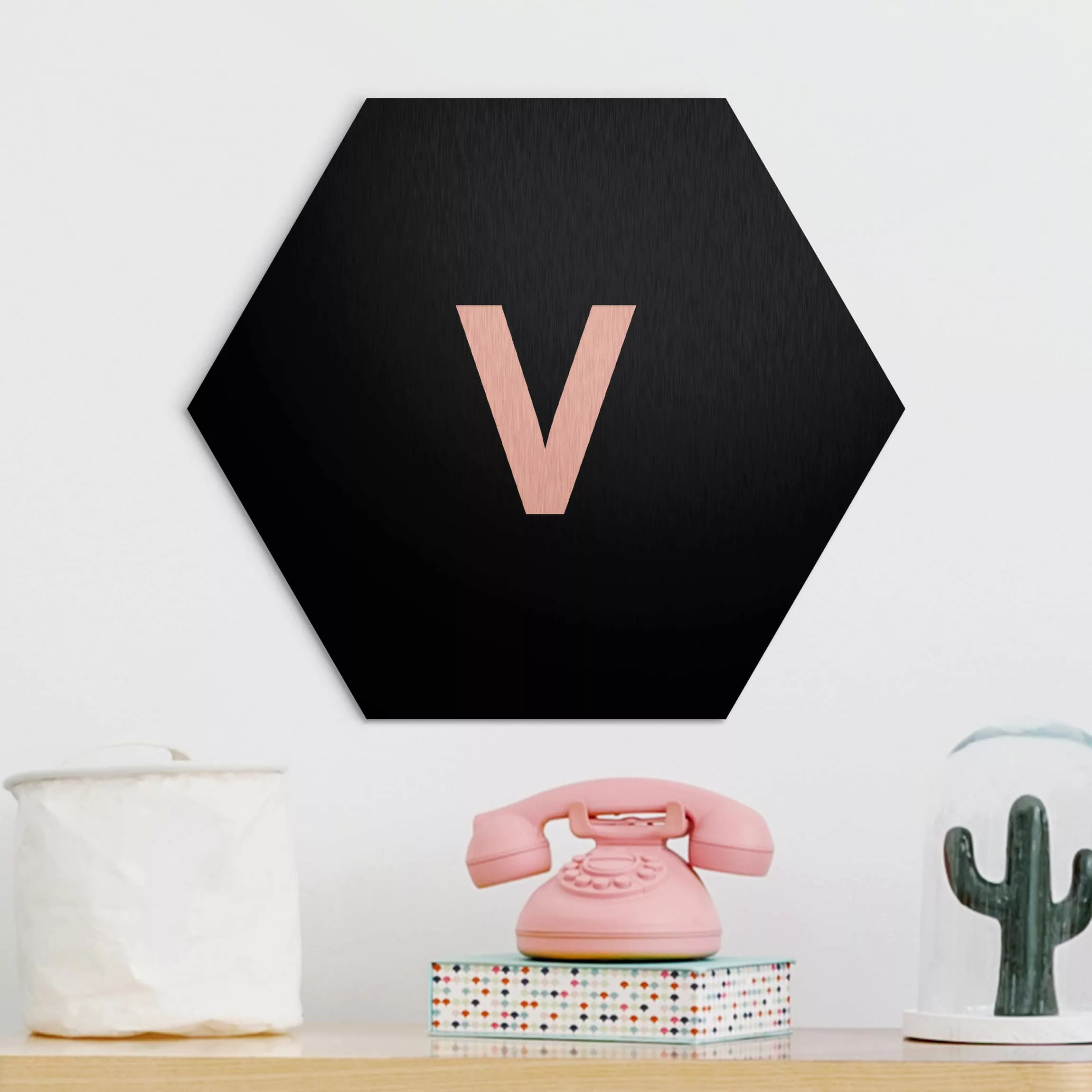 Hexagon-Alu-Dibond Bild Buchstaben Buchstabe Schwarz V günstig online kaufen