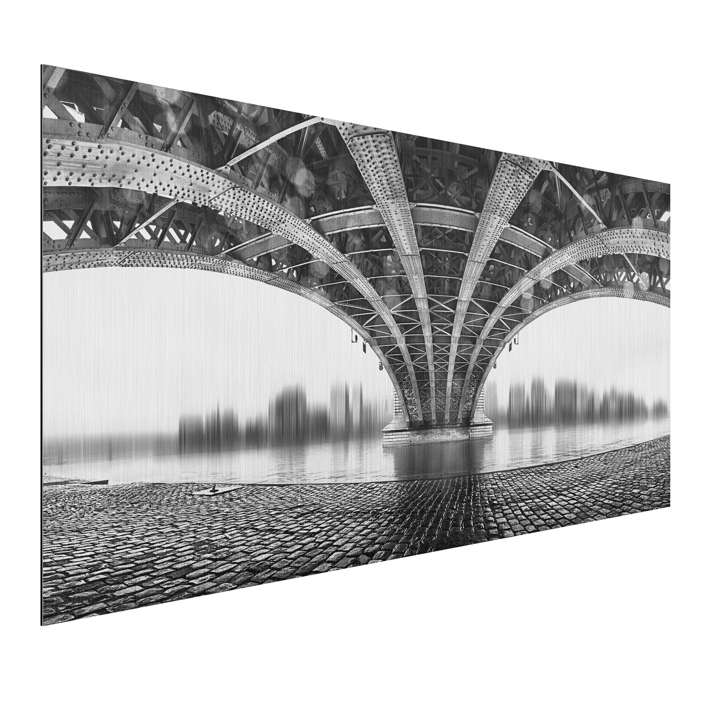Alu-Dibond Bild Schwarz-Weiß - Querformat Under The Iron Bridge günstig online kaufen
