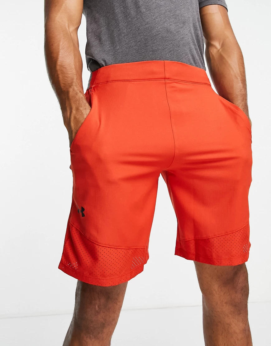 Under Armour – Vanish – Gewebte Shorts in Rot günstig online kaufen