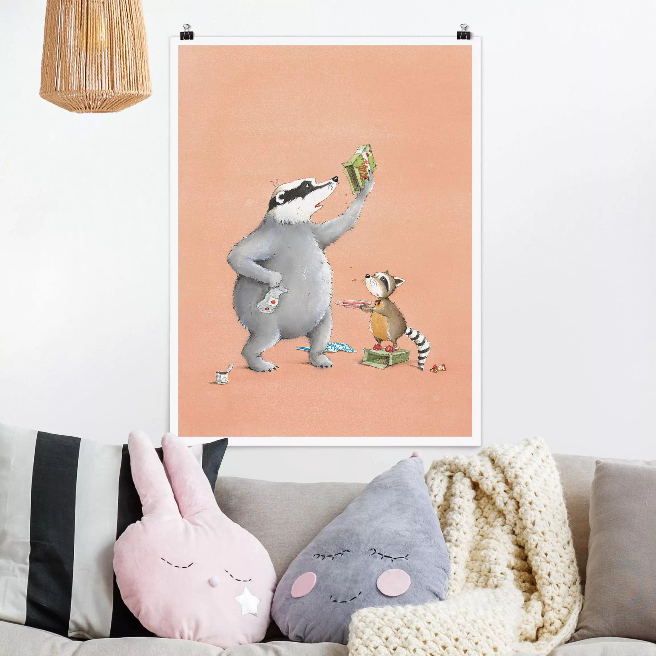 Poster Kinderzimmer - Hochformat Wassili Waschbär - Wassili Vorräte sind le günstig online kaufen