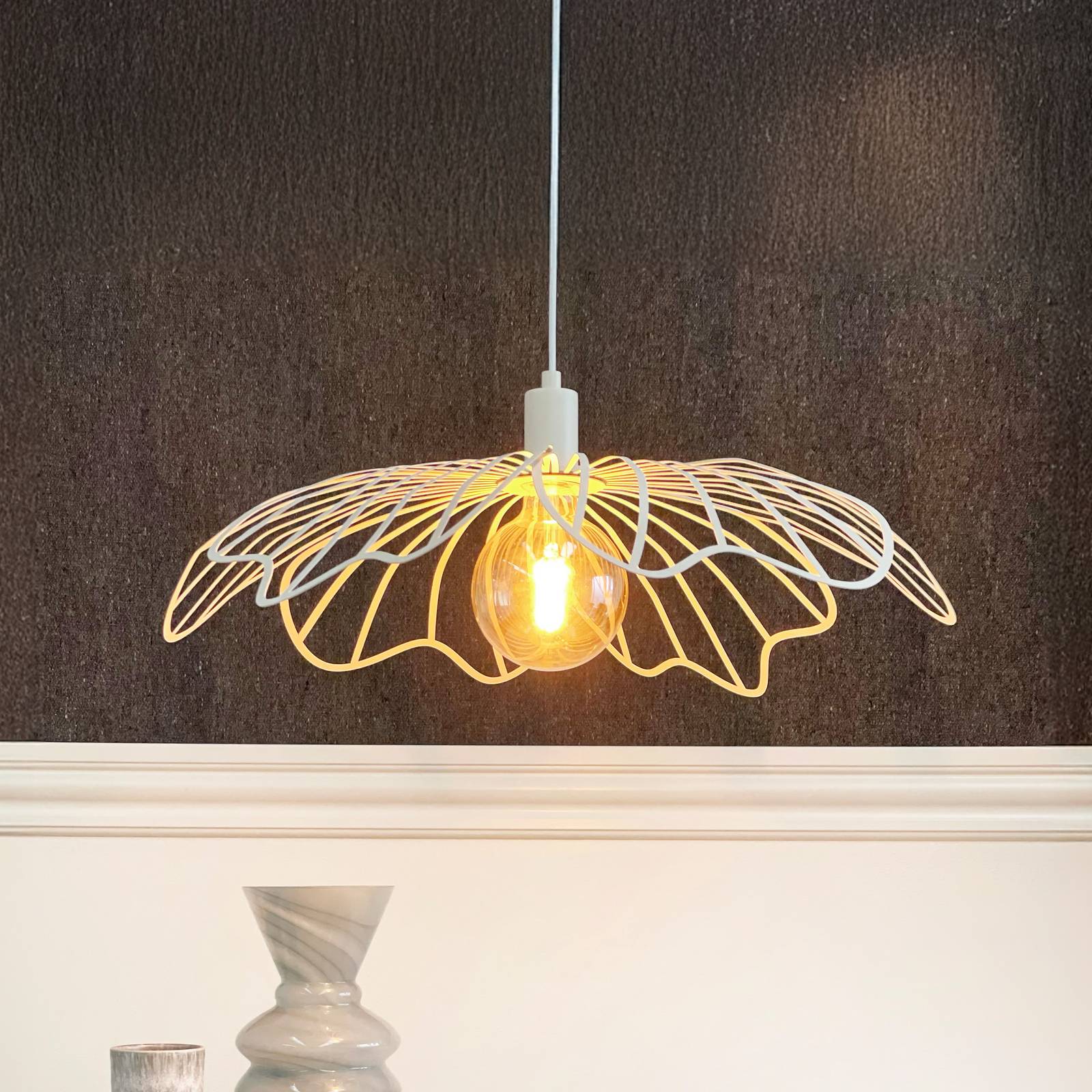 Dyberg Larsen Hängelampe BLUMEN, perlweiß, Ø 60 cm, Metall günstig online kaufen