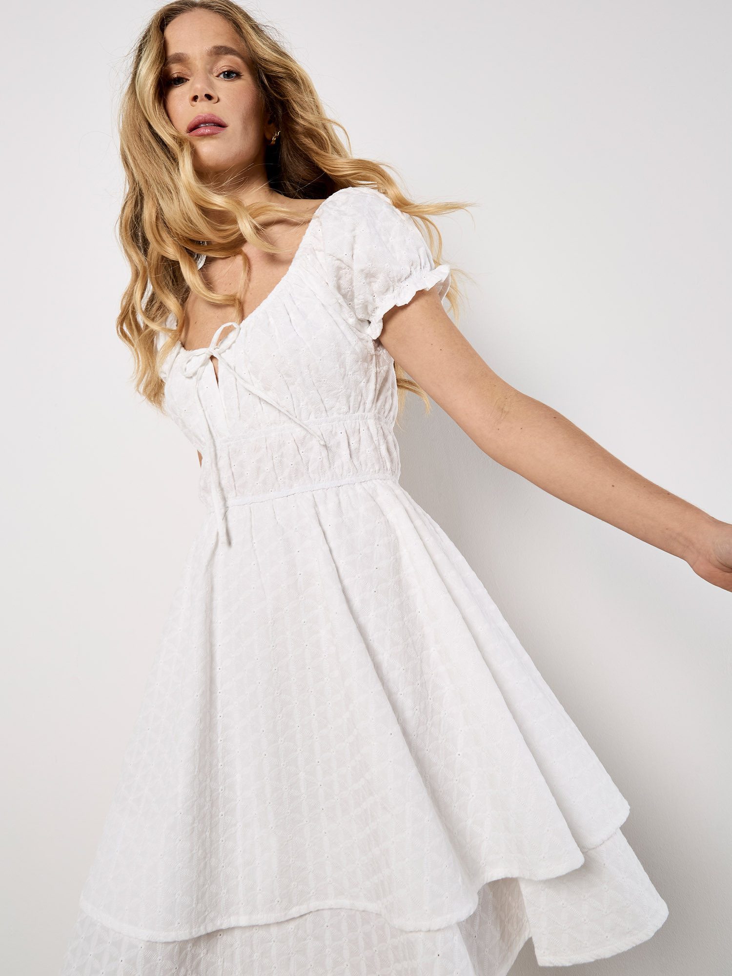 Apricot Minikleid Sommerkleid, mit Ösenstickerei günstig online kaufen