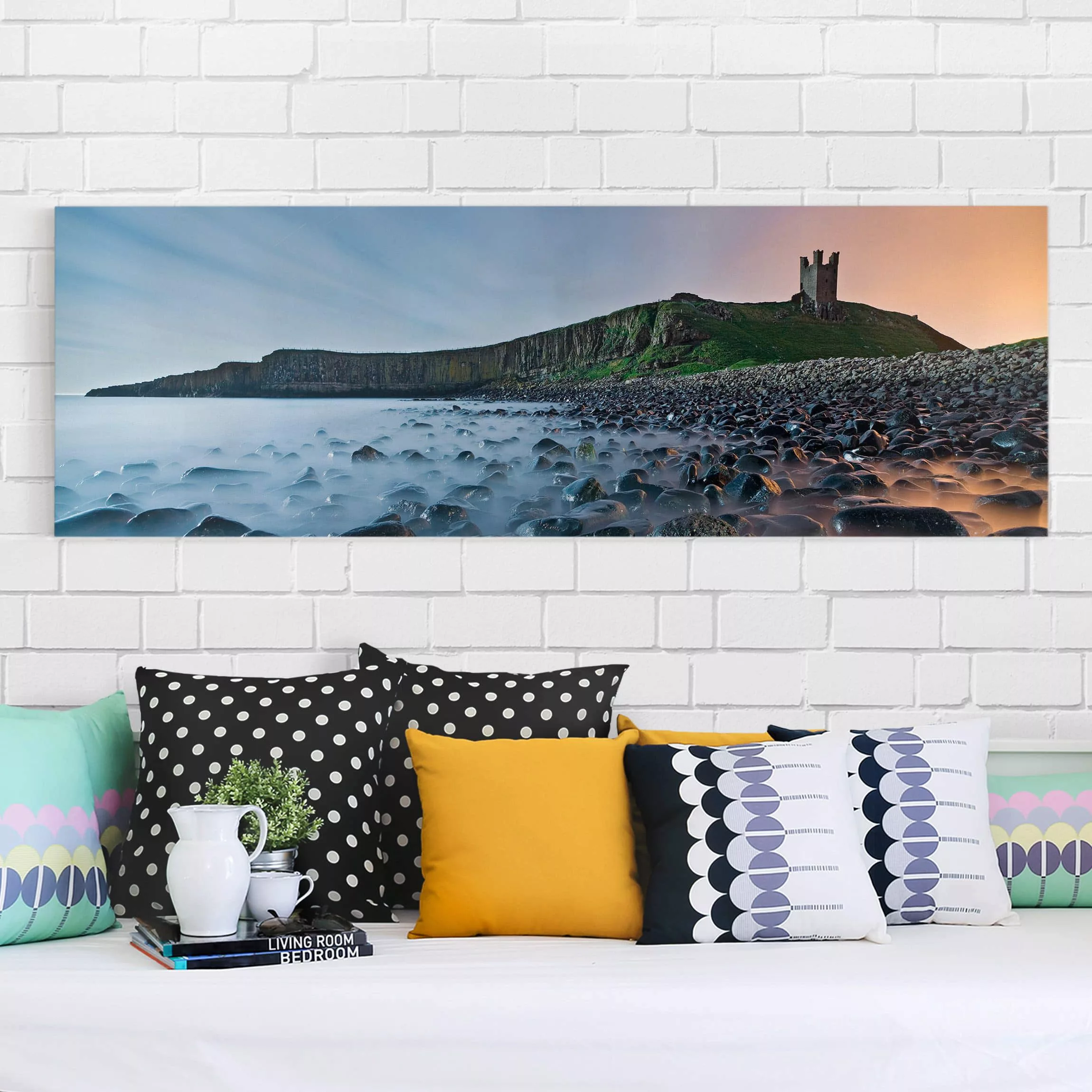 Leinwandbild Strand - Querformat Sonnenaufgang mit Nebel bei Dunstanburgh C günstig online kaufen