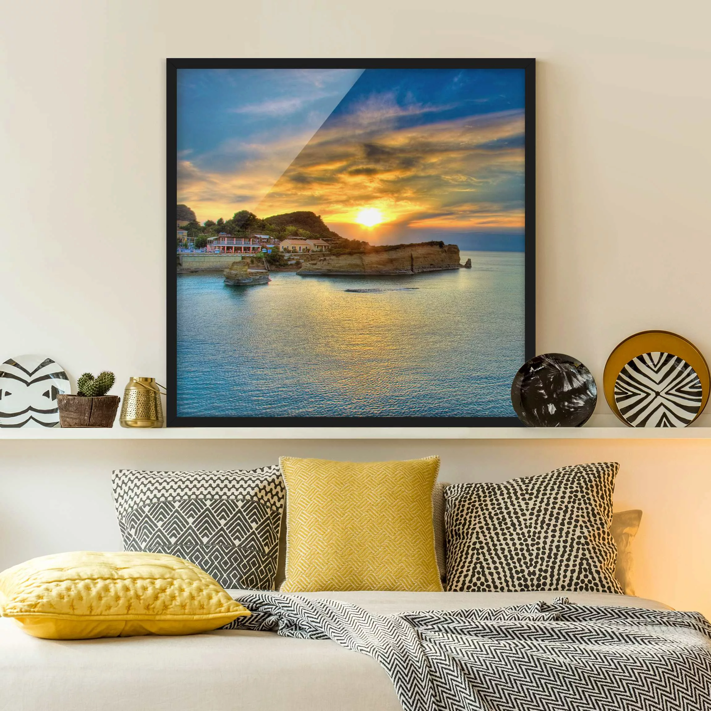 Bild mit Rahmen Strand - Quadrat Sonnenuntergang über Korfu günstig online kaufen