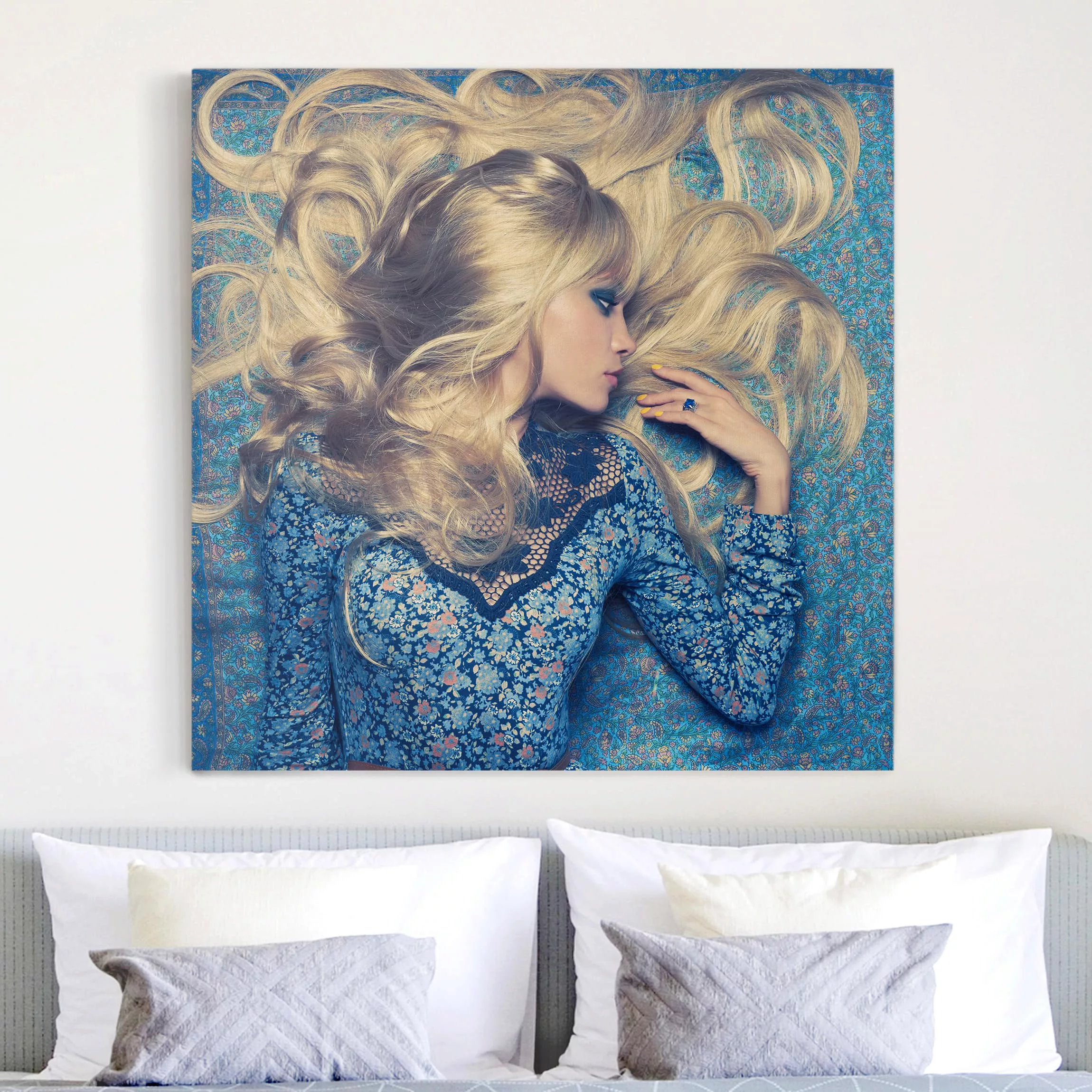 Leinwandbild Portrait - Quadrat Hippiegirl in Blue günstig online kaufen