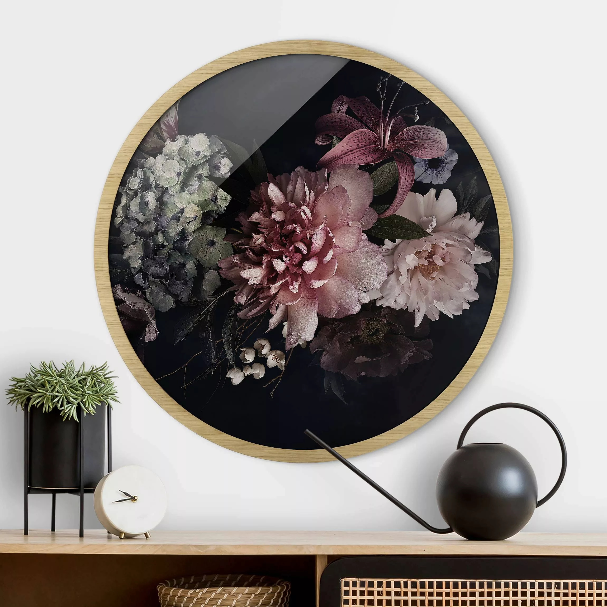 Rundes Gerahmtes Bild Blumen mit Nebel auf Schwarz günstig online kaufen