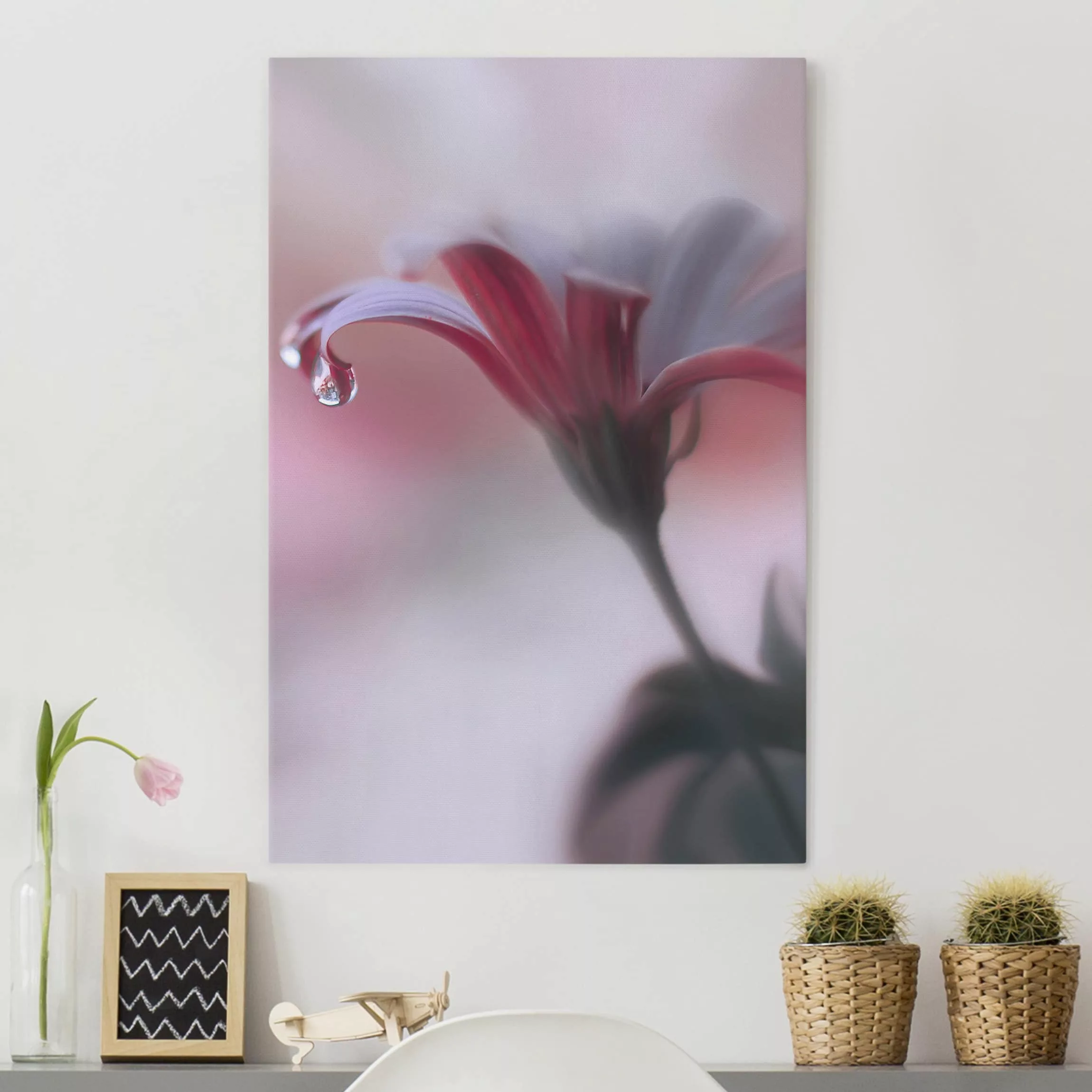 Leinwandbild Blumen - Hochformat Invisible Touch günstig online kaufen