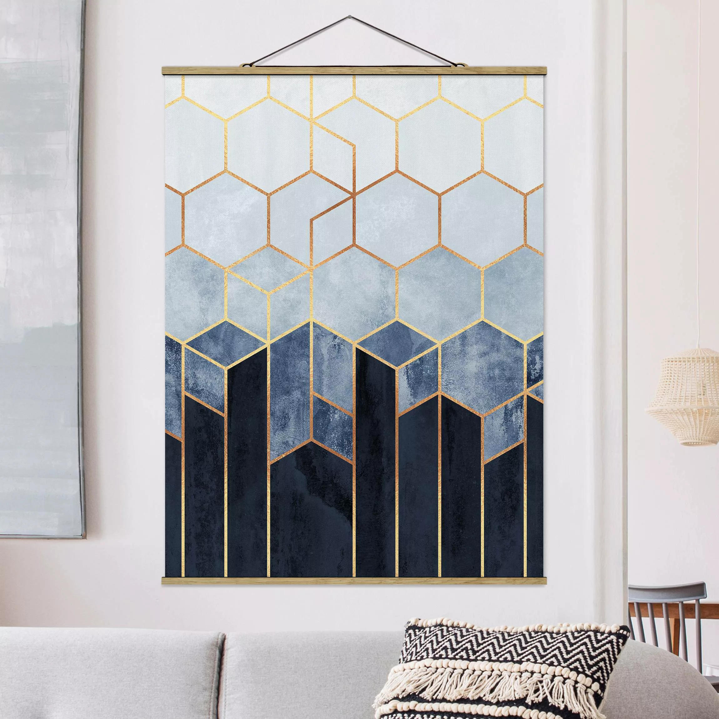 Stoffbild Abstrakt mit Posterleisten - Hochformat Goldene Sechsecke Blau We günstig online kaufen