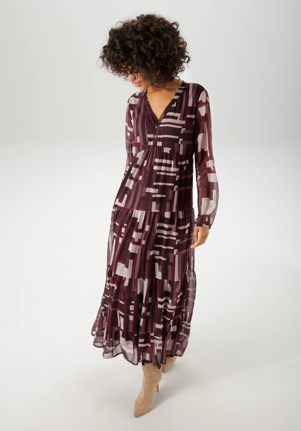 Aniston CASUAL Maxikleid, mit trendfarbigem, grafischen Muster - NEUE KOLLE günstig online kaufen