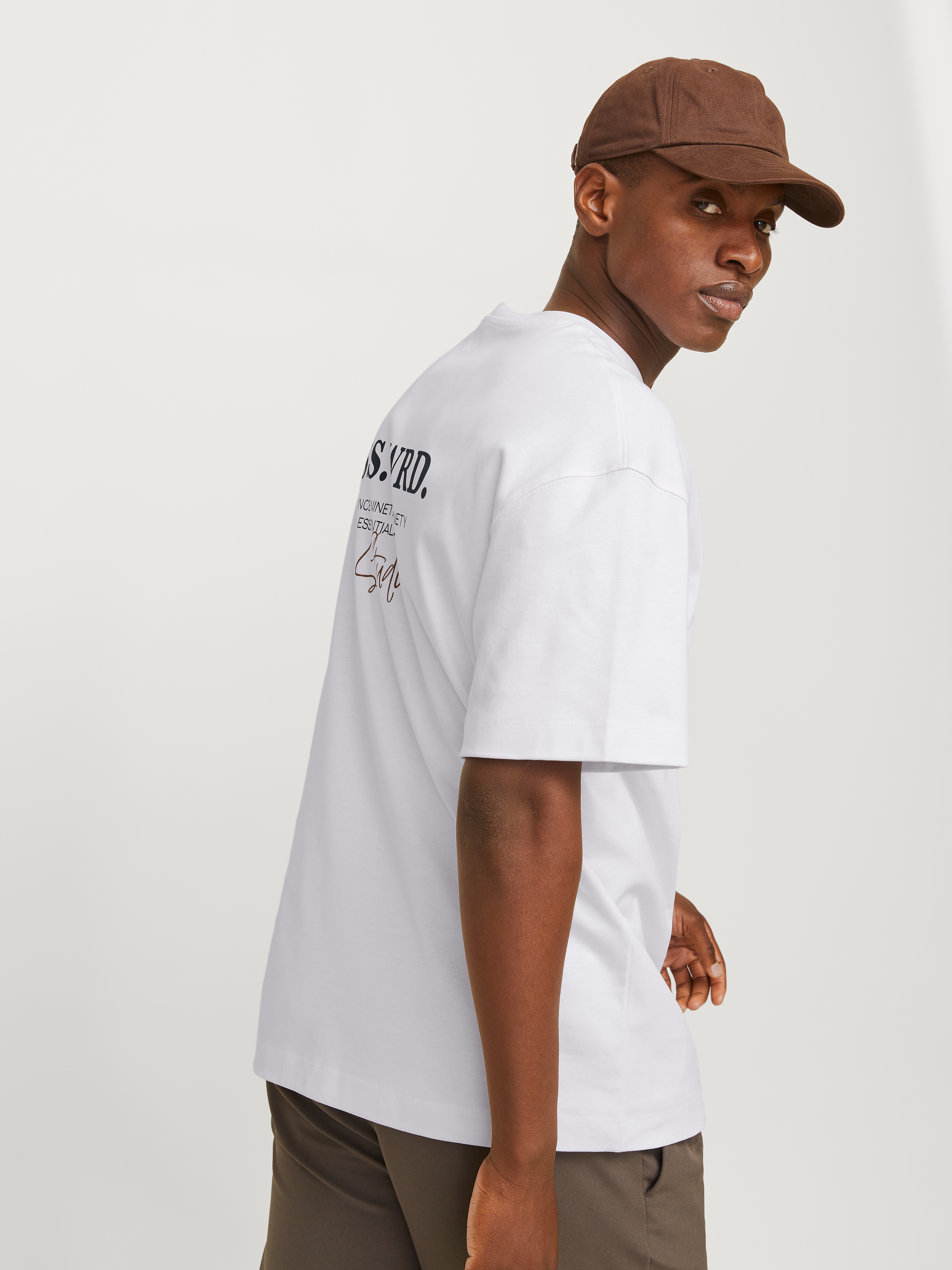 Jack & Jones Rundhalsshirt "JJEURBAN EDGE STUDIO TEE SS O-NECK NOOS", mit F günstig online kaufen