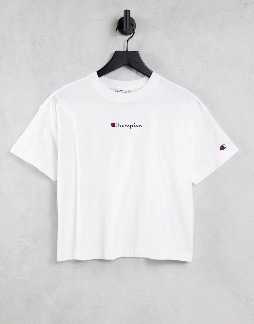 Champion – Kastiges T-Shirt in Weiß mit kurzem Schnitt und kleinem Logo günstig online kaufen
