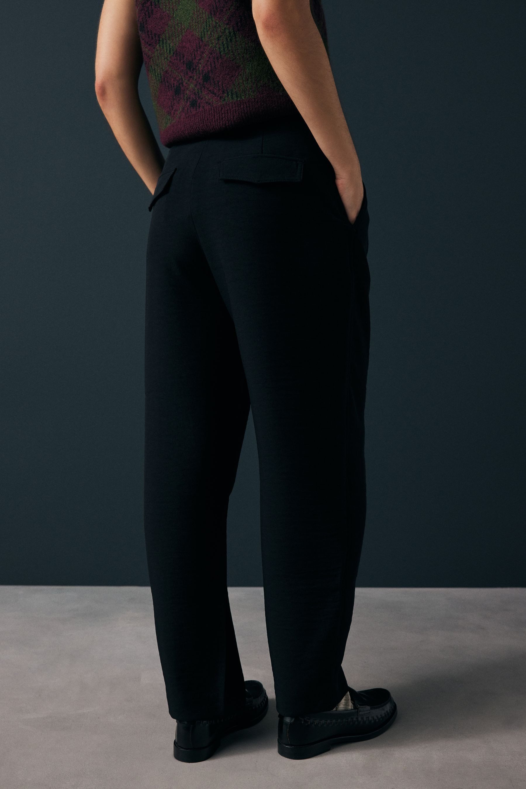 Next Bundfaltenhose Barrel-Leg-Hose aus Crêpe (1-tlg) günstig online kaufen