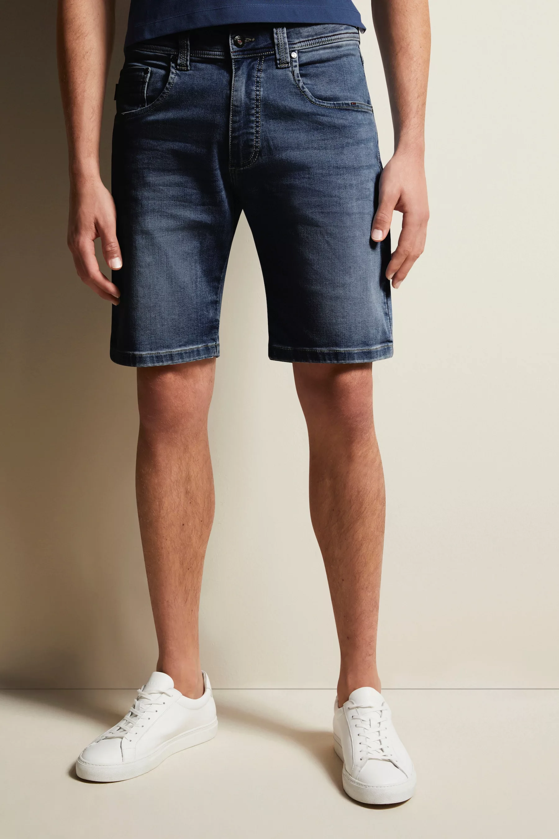 bugatti Jeansshorts 3138D-56693 Stretch, Baumwoll-Elasthan-Mix, Modern Fit günstig online kaufen