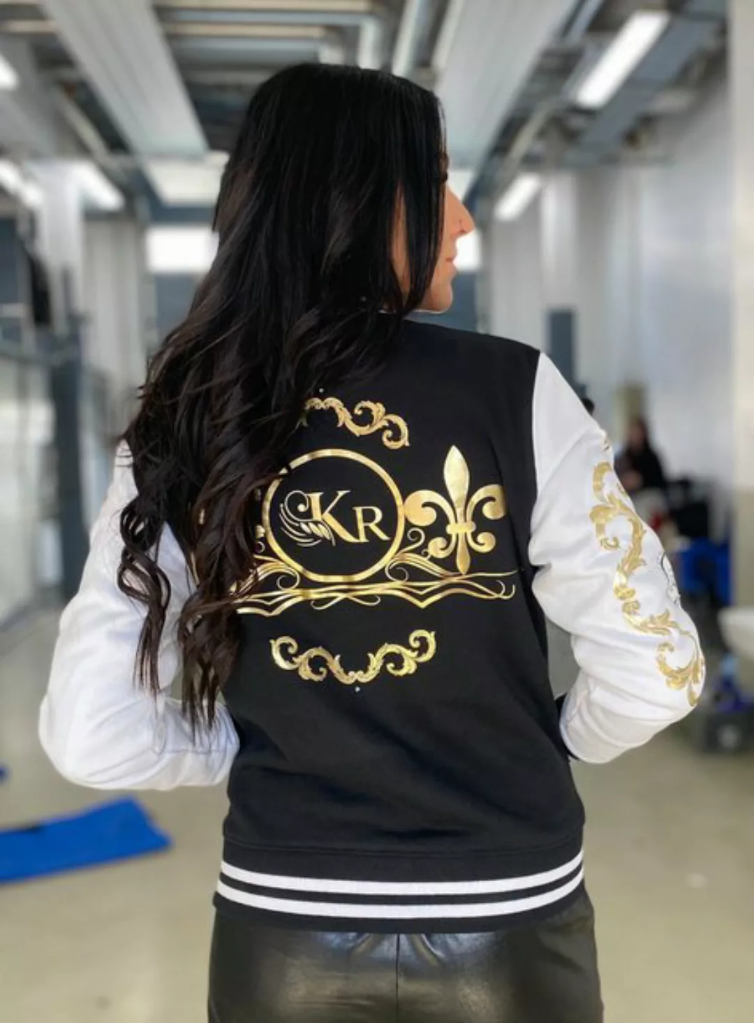 KR-Industries Collegejacke KR Jacket Gold Designerjacke mit goldenen Applik günstig online kaufen