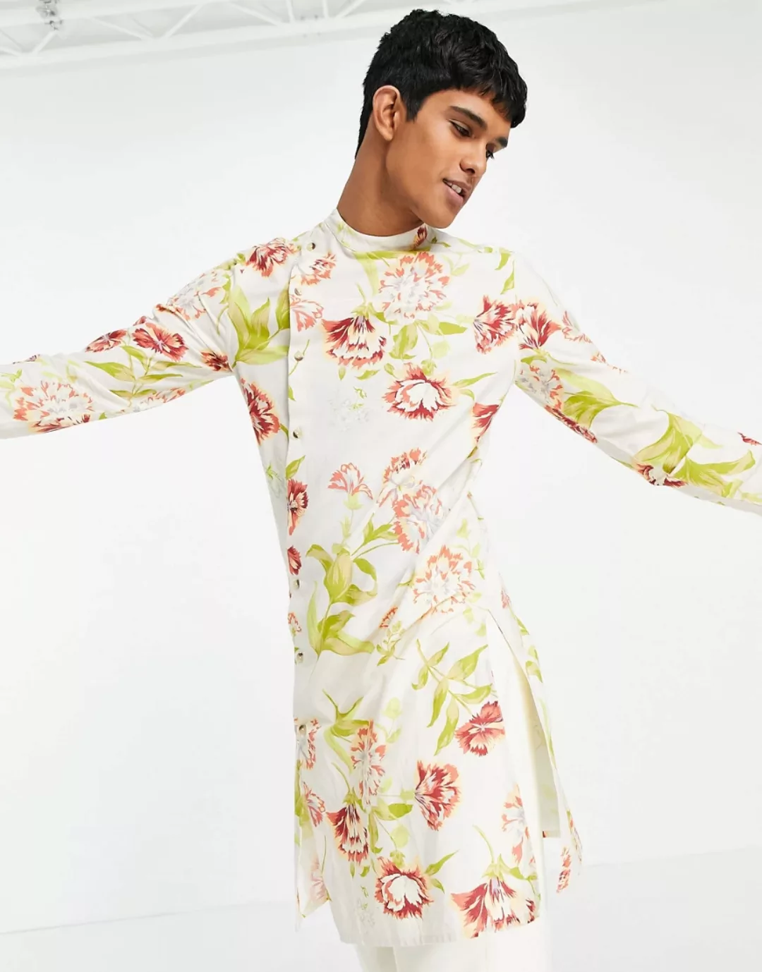 ASOS DESIGN – Longline-Kurta-Hemd aus Leinen mit Blumenmuster und asymmetri günstig online kaufen