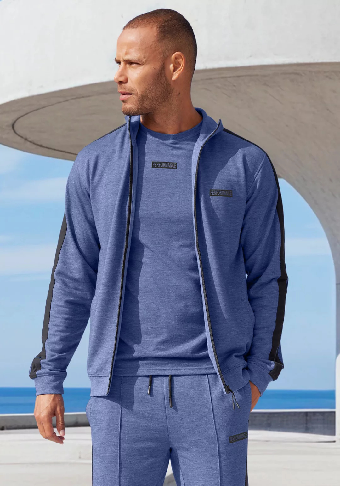 AUTHENTIC LE JOGGER Sweatjacke - Sportjacke mit seitlichen Streifen und Tas günstig online kaufen