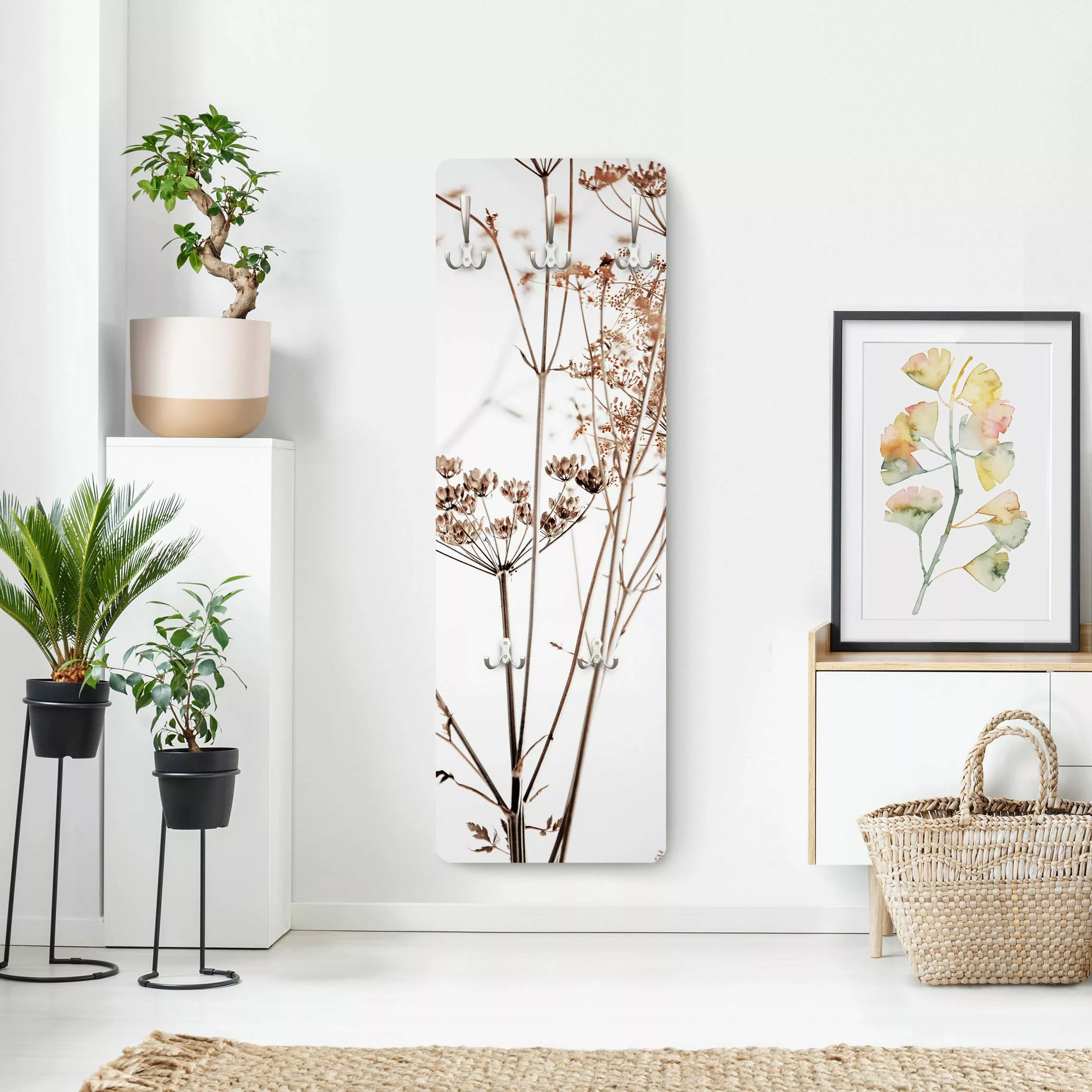 Wandgarderobe Holzpaneel Trockenblume im Lichtspiel günstig online kaufen