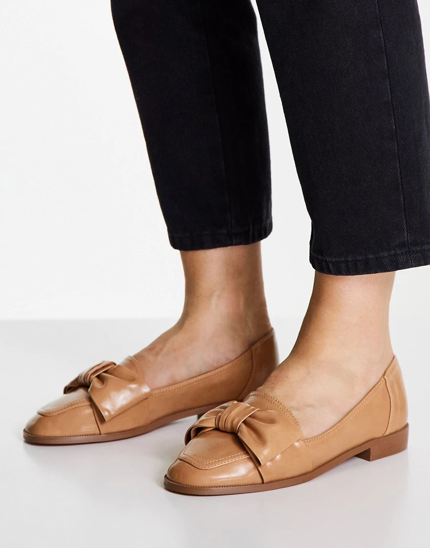 ASOS DESIGN – Mentor – Flache Loafer in Hellbraun mit Schleifendetail günstig online kaufen