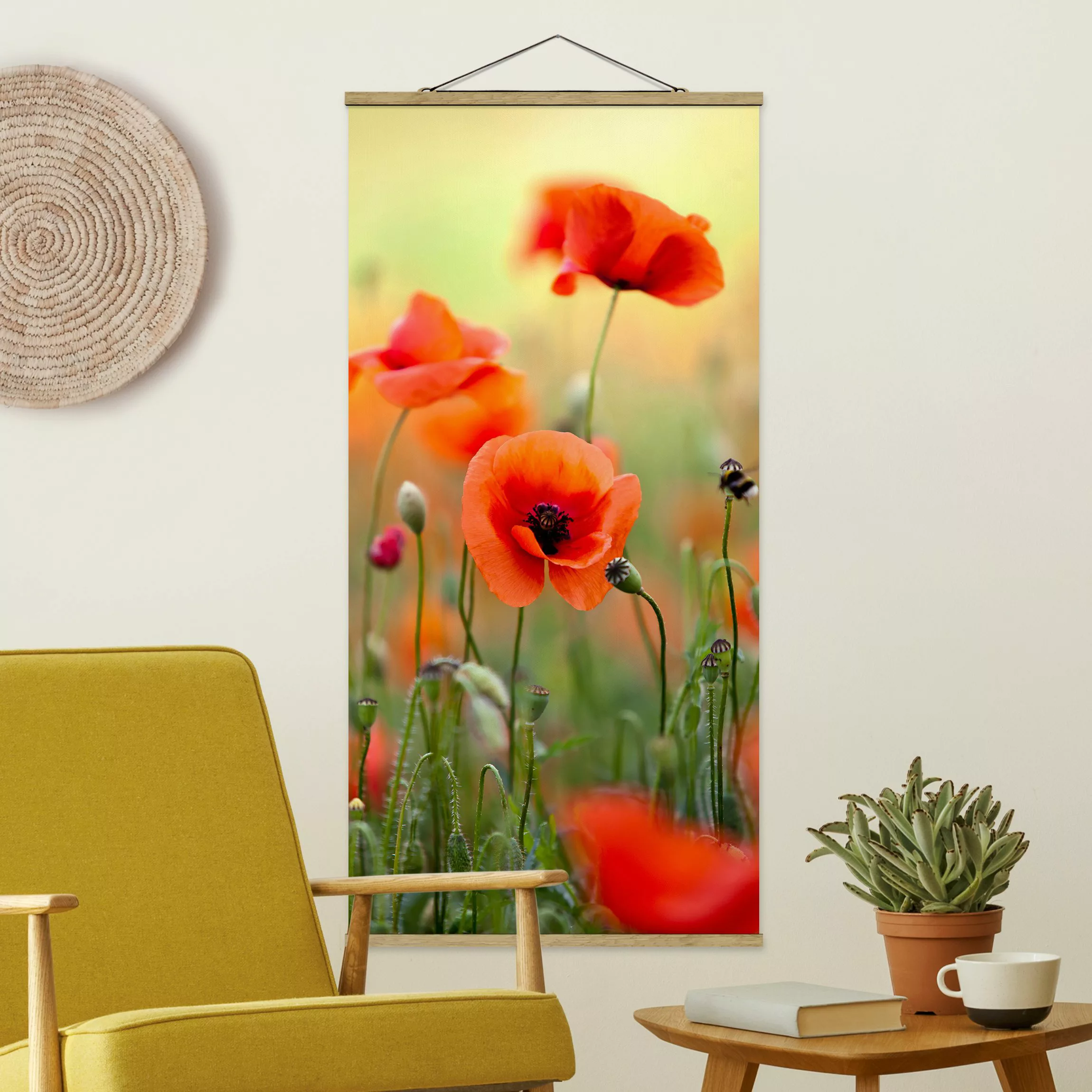 Stoffbild Blumen mit Posterleisten - Hochformat Roter Sommermohn günstig online kaufen