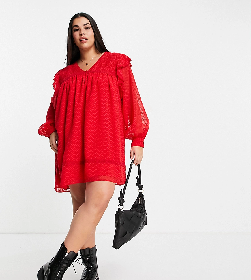 ASOS DESIGN Curve – Gesmoktes Mini-Hängerkleid in Rot mit Spitzeneinsätzen günstig online kaufen