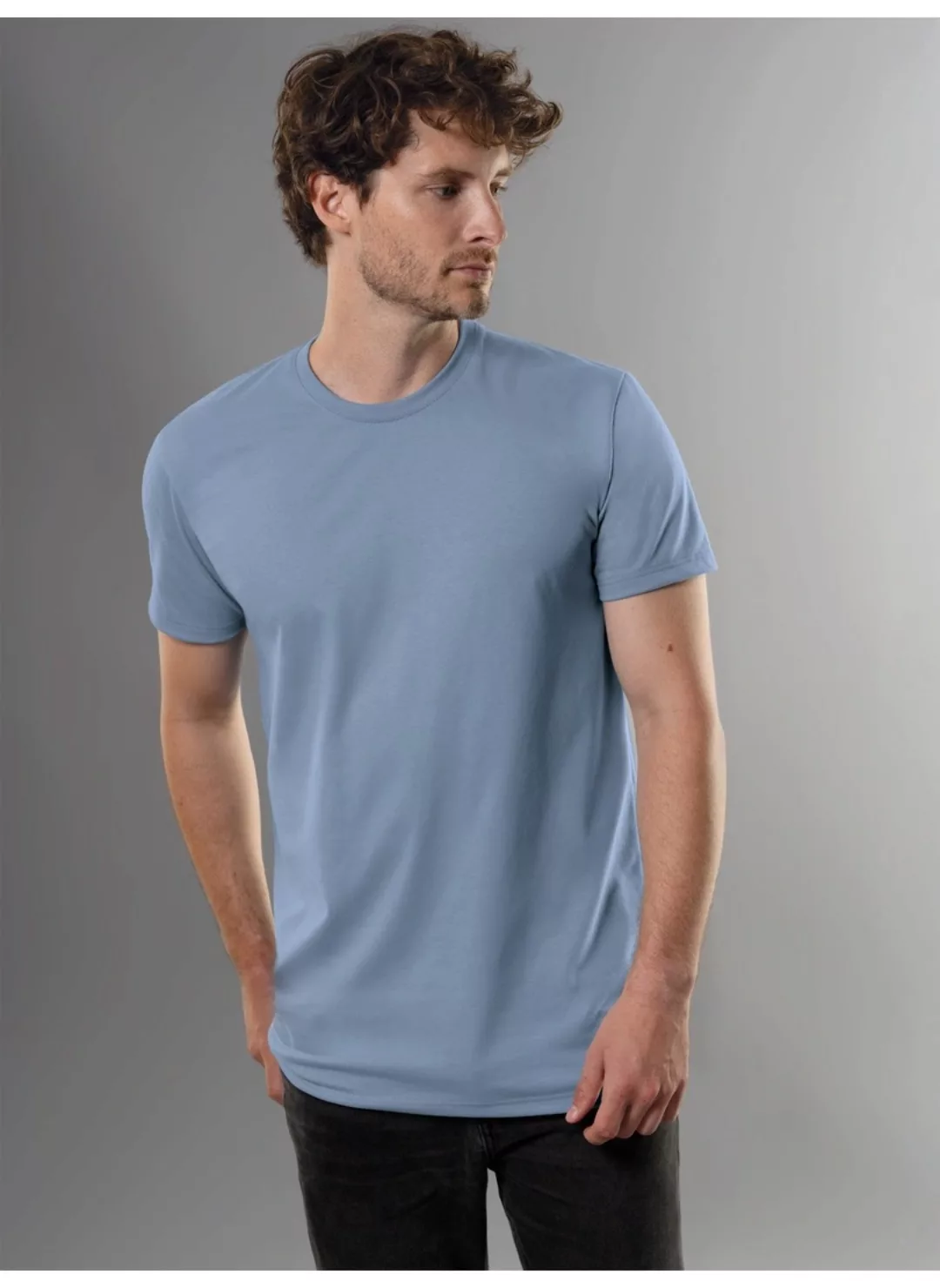 Trigema T-Shirt "TRIGEMA Slim Fit T-Shirt aus DELUXE Baumwolle" günstig online kaufen