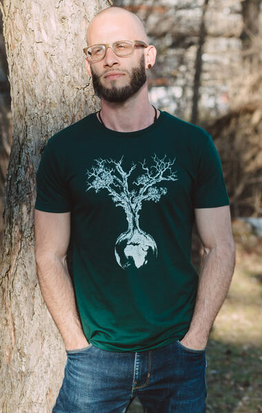 Ecovero Shirt Fairwear Für Herren "Weltenbaum" In Bottle Green günstig online kaufen