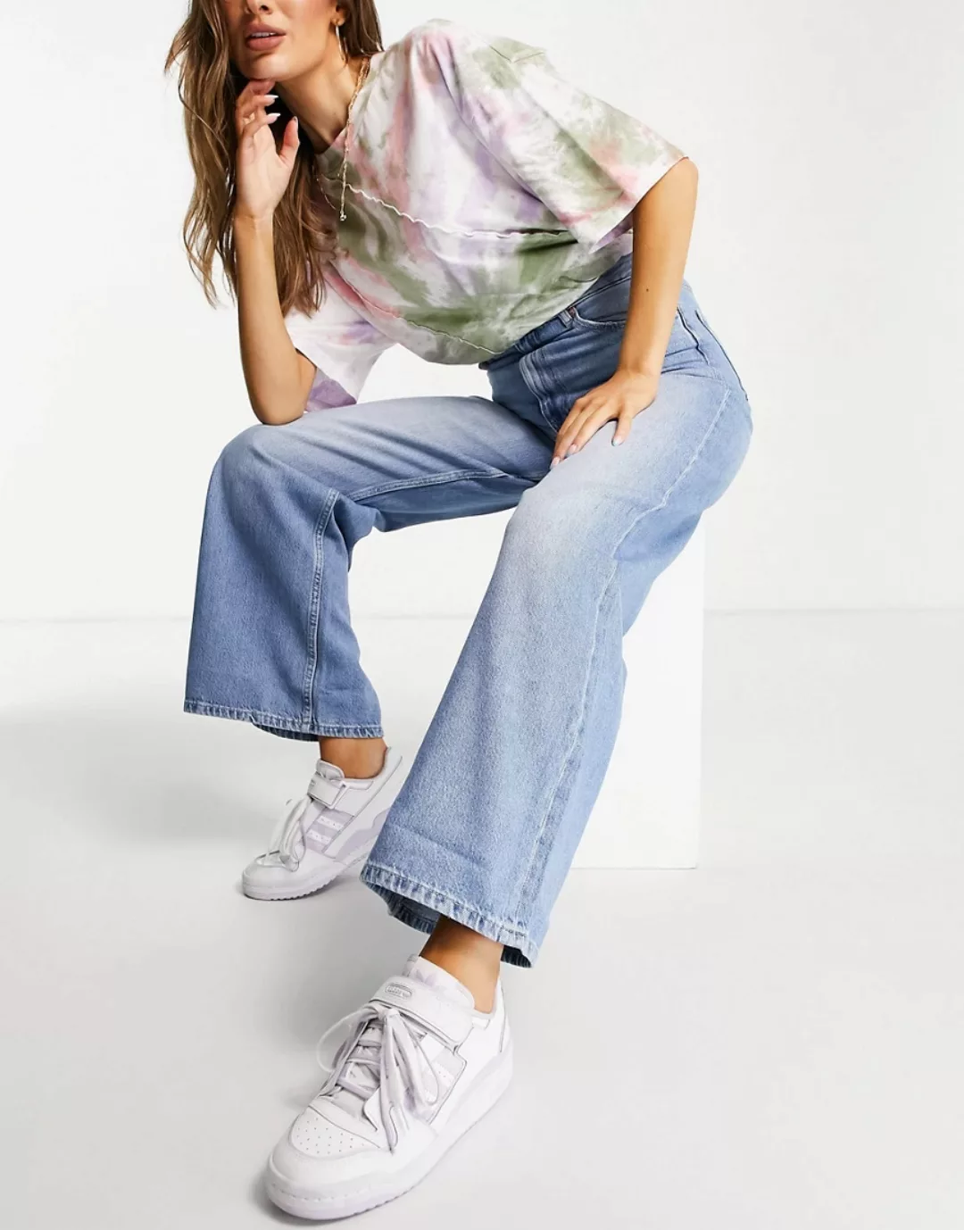 Bershka – Jeans im Stil der 90er mit super weitem Bein in Blau günstig online kaufen