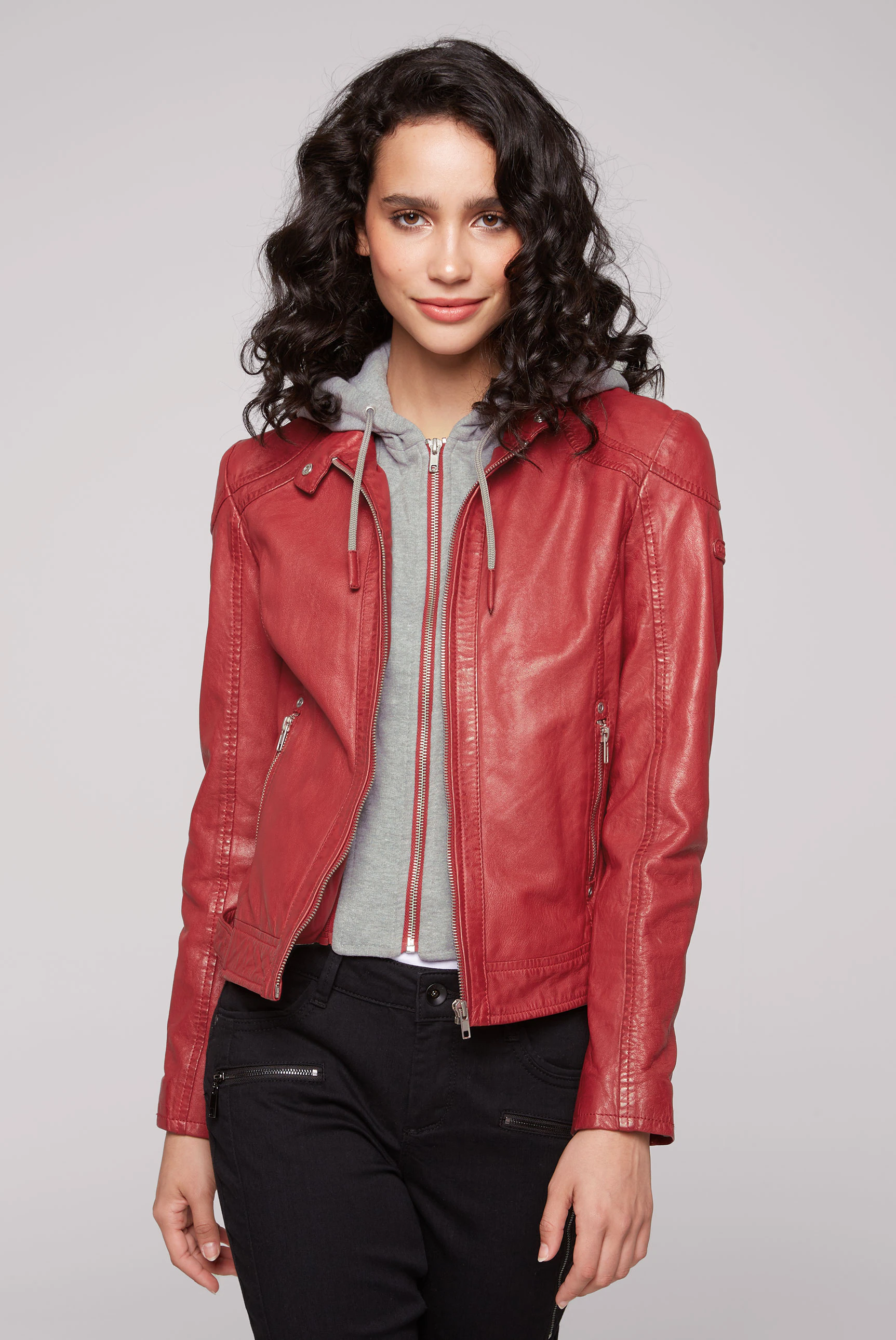 SOCCX Lederjacke, mit Kapuze, mit Druckknopfriegel an den Seiten günstig online kaufen