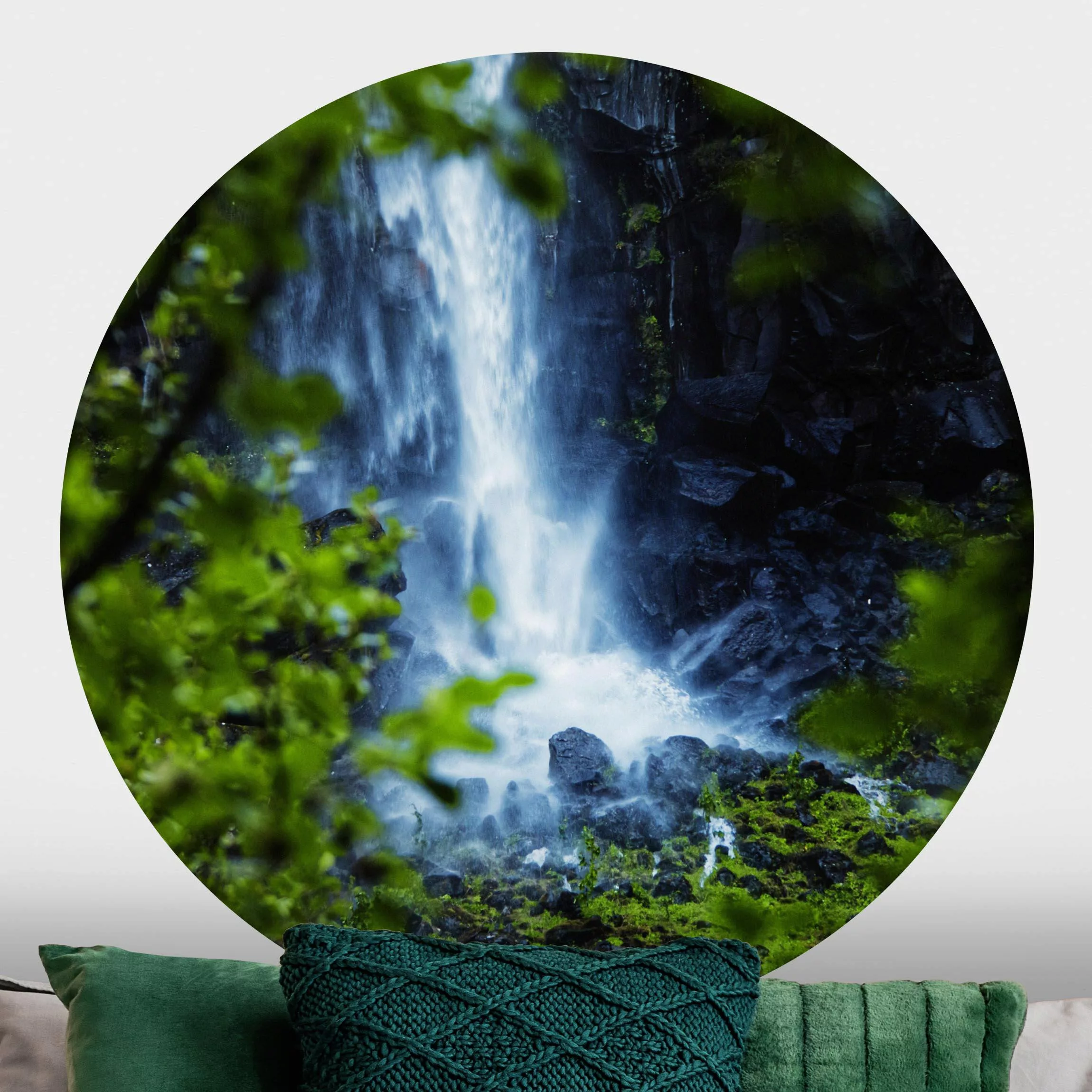 Runde Fototapete selbstklebend Blick zum Wasserfall günstig online kaufen