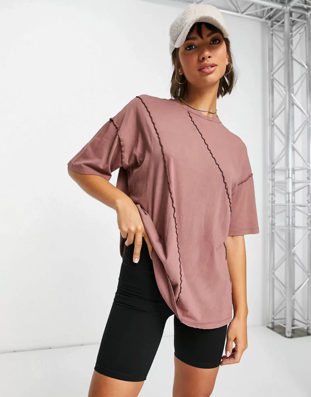 ASOS DESIGN – Übergroßes T-Shirt in Braun mit Ziernähten-Mehrfarbig günstig online kaufen