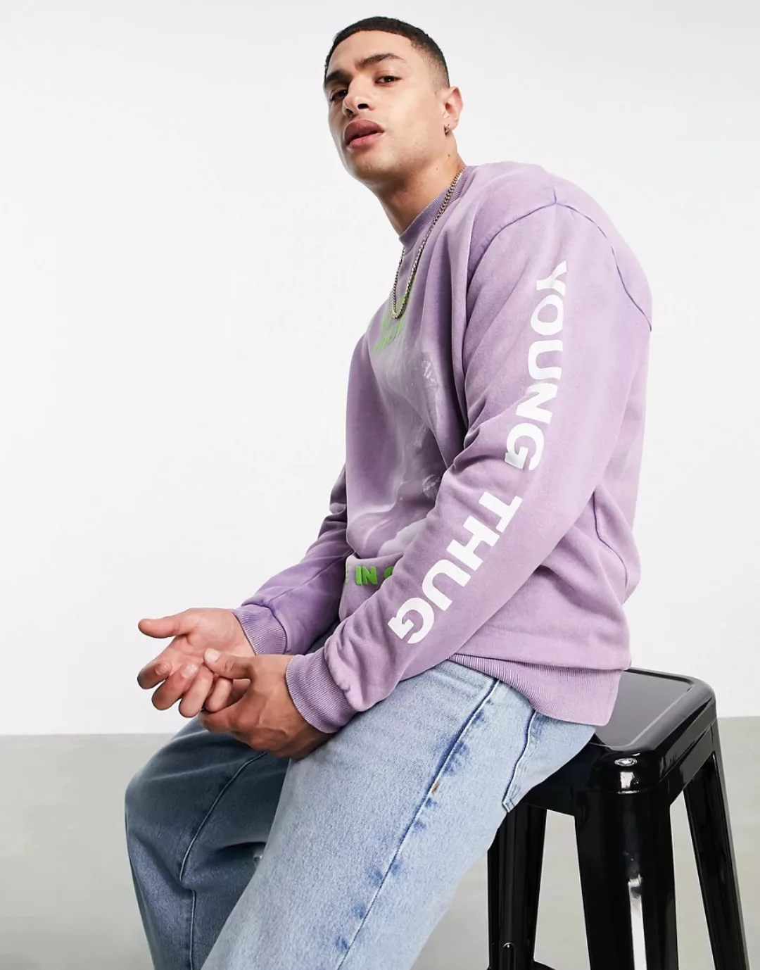 ASOS DESIGN – Sweatshirt in Lila mit „Young Thug“-Print und Rundhalsausschn günstig online kaufen