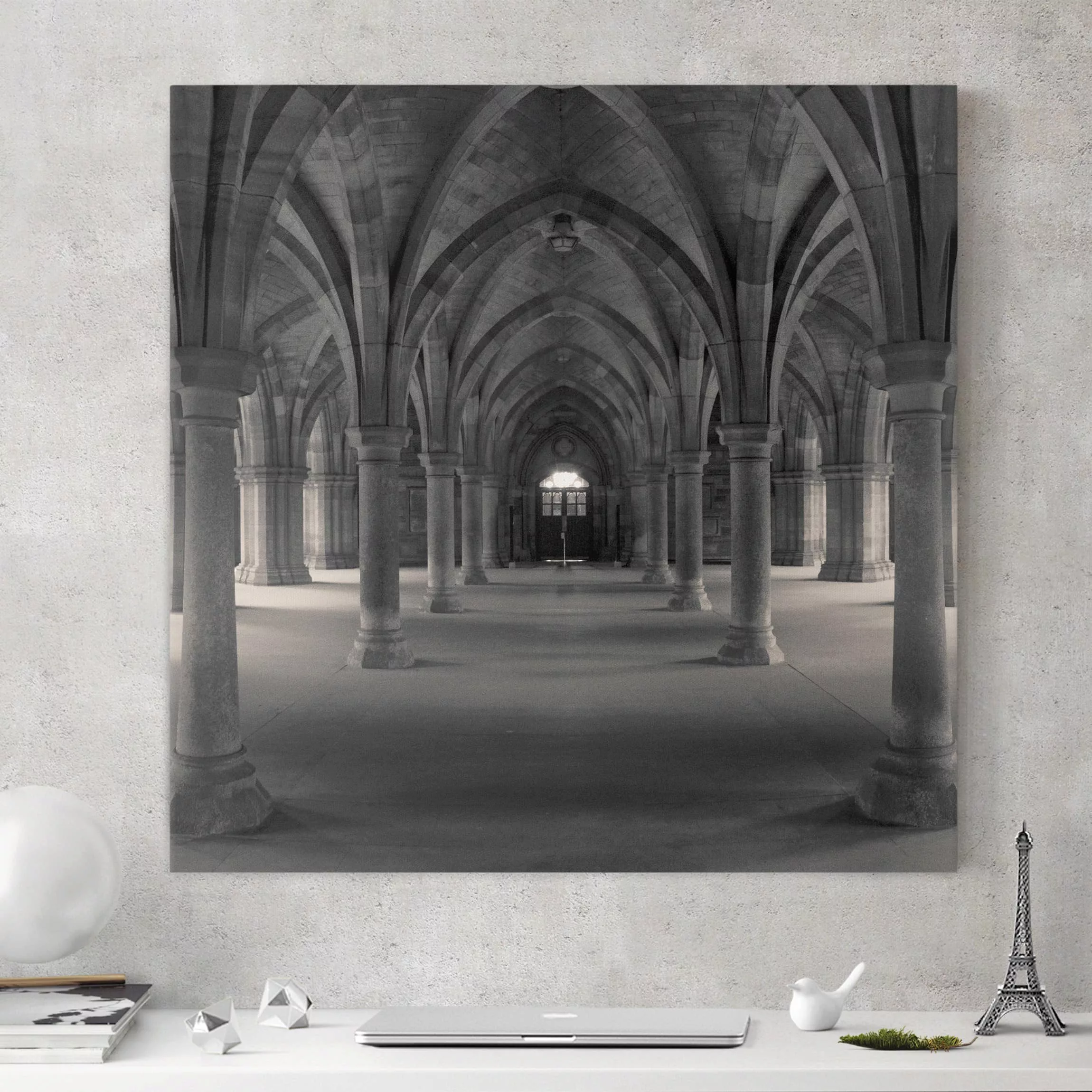 Leinwandbild Schwarz-Weiß - Quadrat Historische Säulen günstig online kaufen