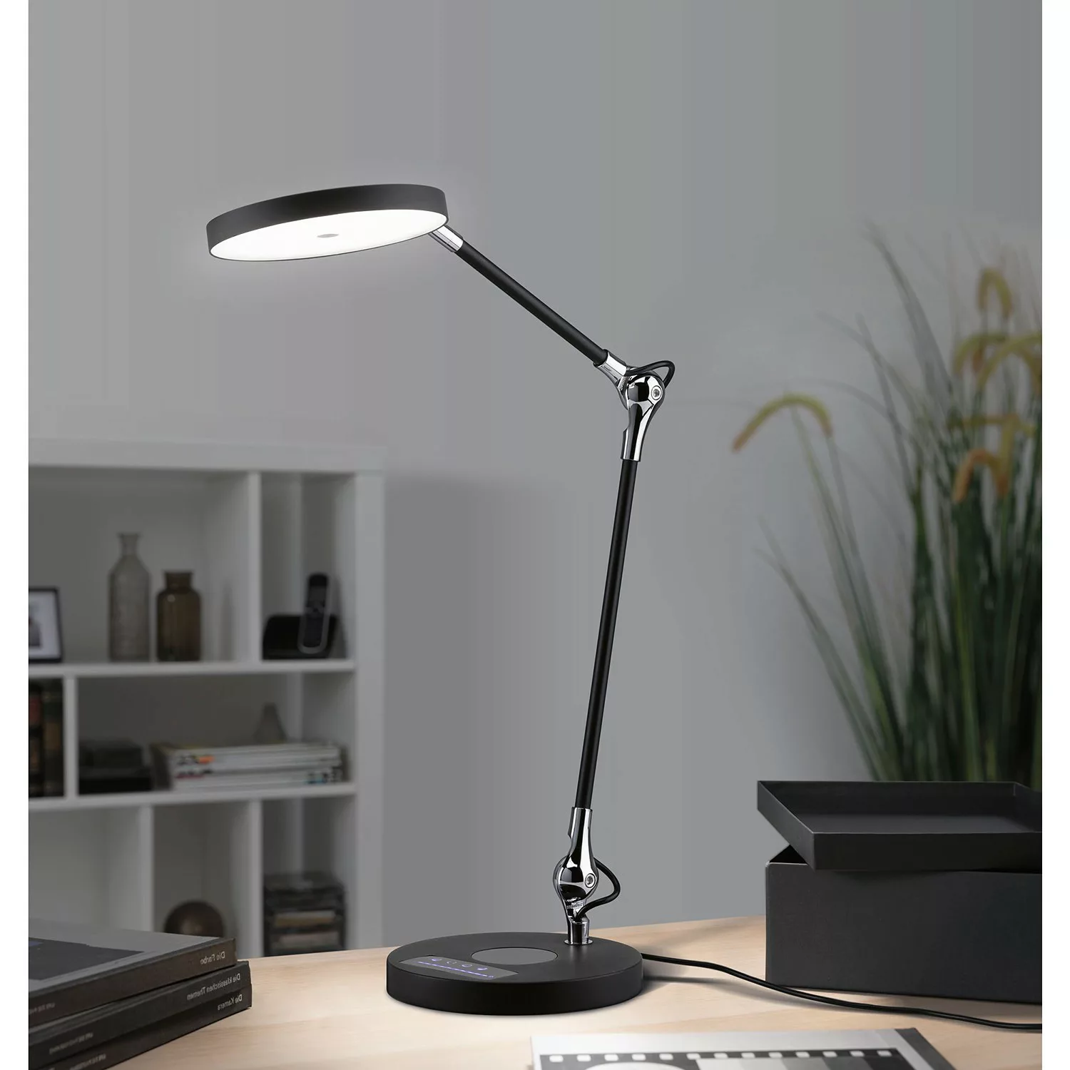 Paulmann LED Schreibtischlampe »Numis 11W schwarz QI tuneablewhite dimmbar« günstig online kaufen