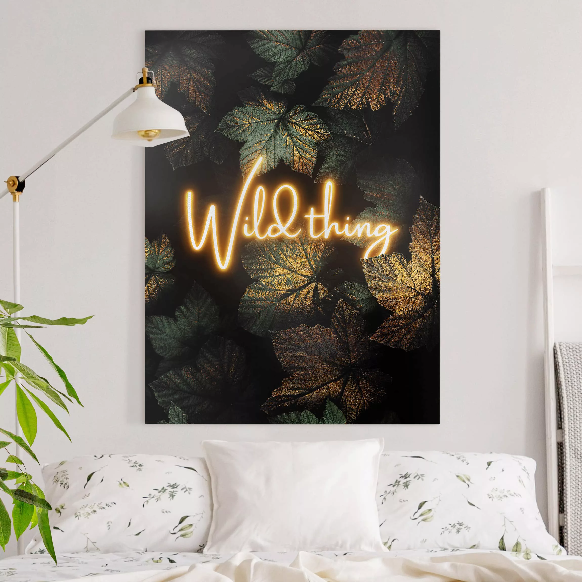 Leinwandbild Abstrakt - Hochformat Wild Thing goldene Blätter günstig online kaufen