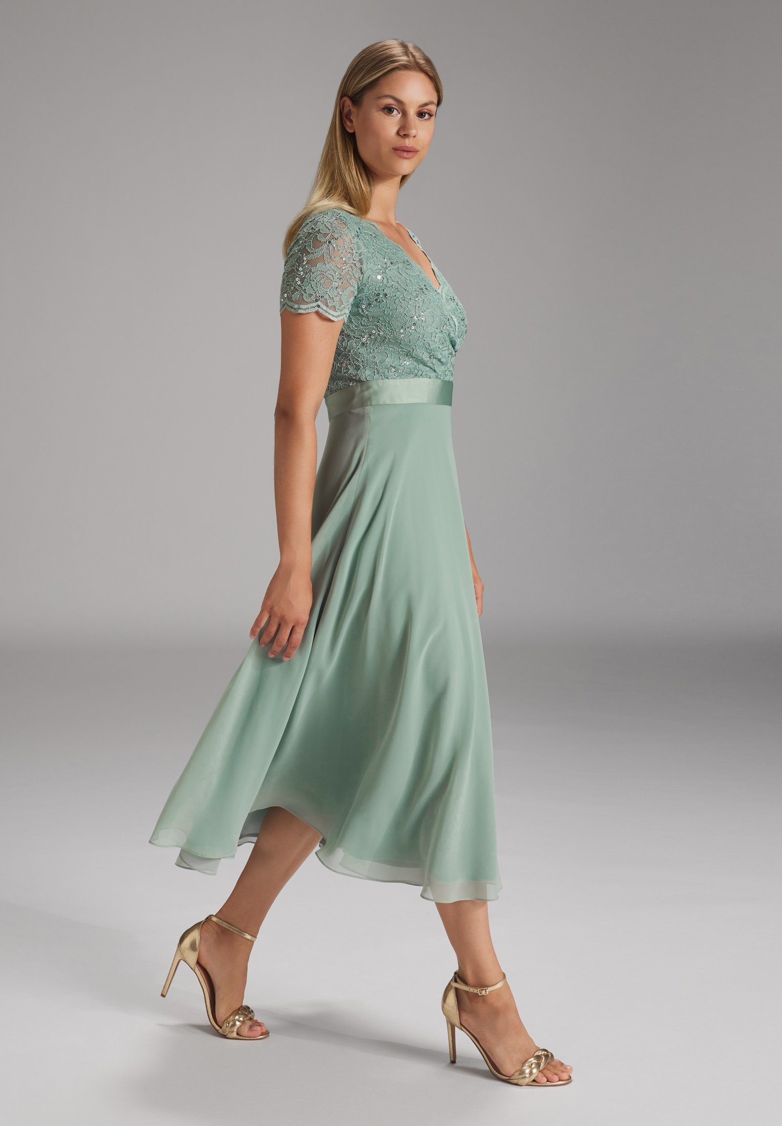 SWING Sommerkleid Taillierter Schnitt mit ausgestelltem günstig online kaufen