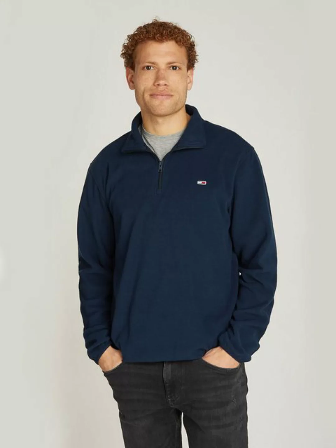 Tommy Jeans Fleecepullover TJM REG S FLAG POLAR 1/4 ZIP mit Stehkragen günstig online kaufen