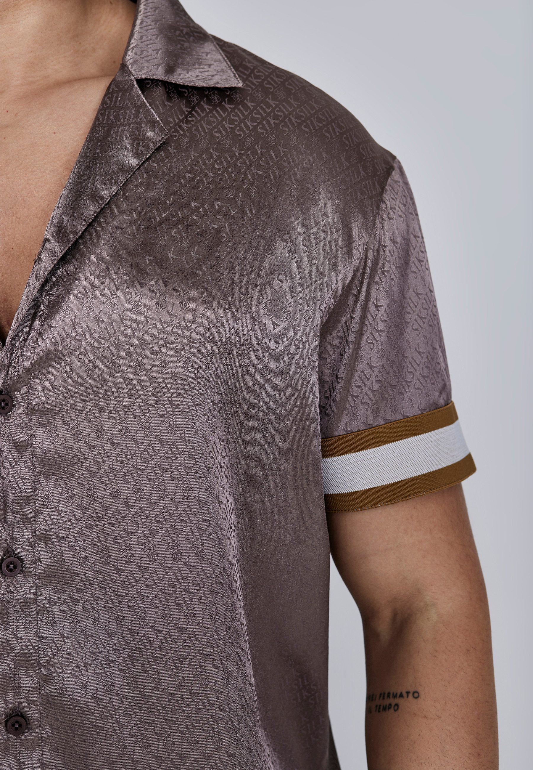 Siksilk Kurzarmhemd SikSilk Herren Braunes Resort günstig online kaufen