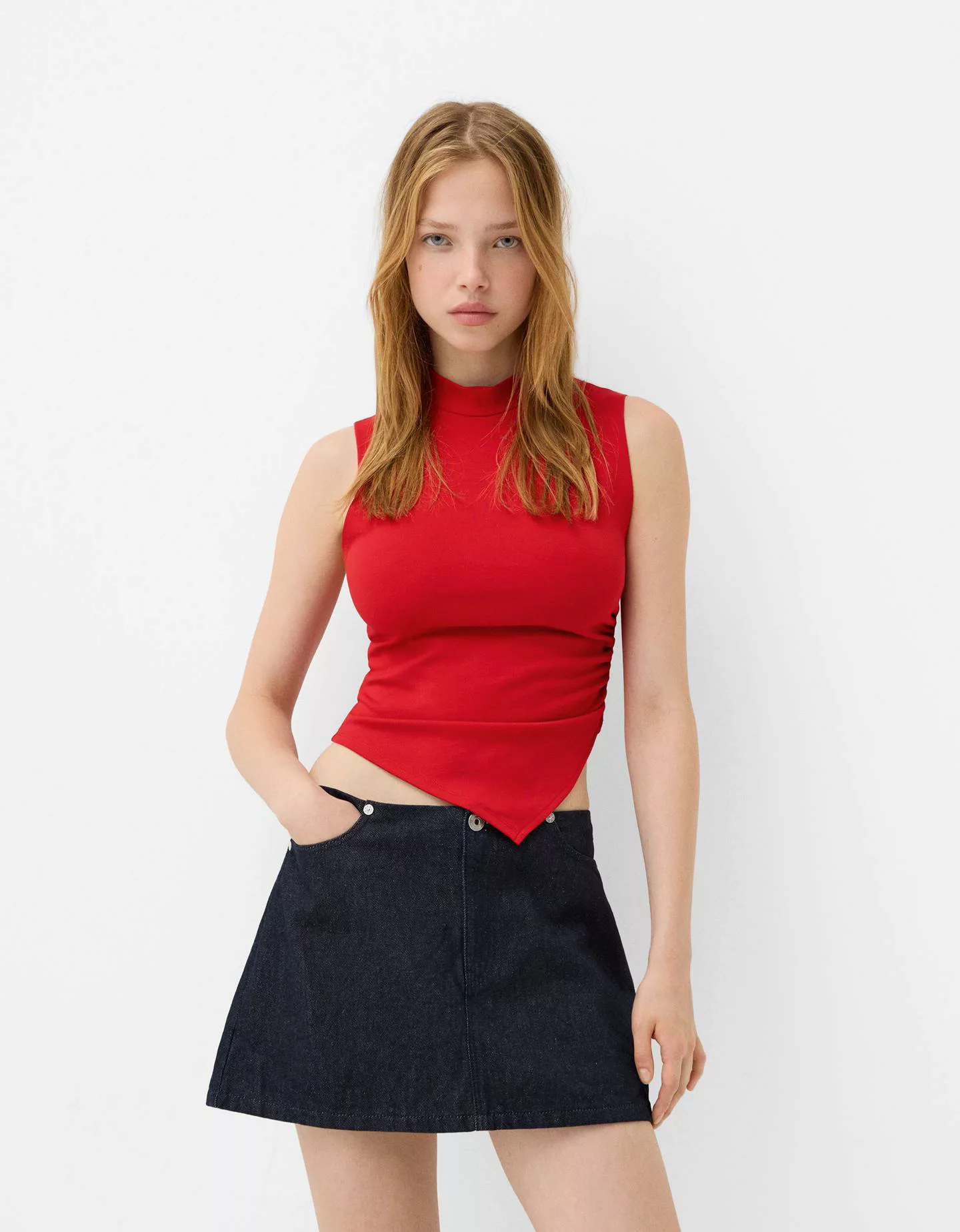 Bershka Asymmetrisches Top Mit Stehkragen Damen Xs Rot günstig online kaufen