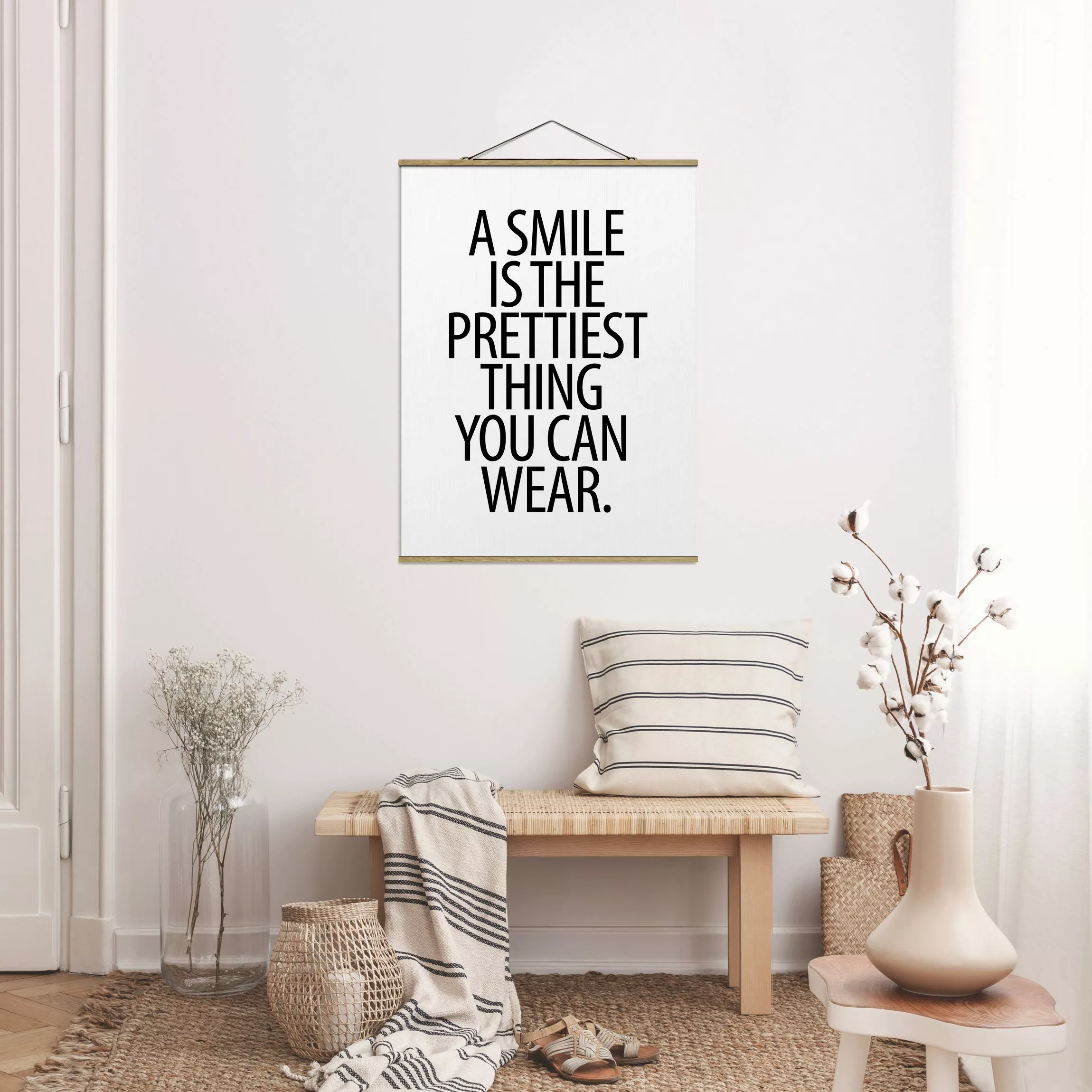 Stoffbild Spruch mit Posterleisten - Hochformat A Smile is the prettiest th günstig online kaufen