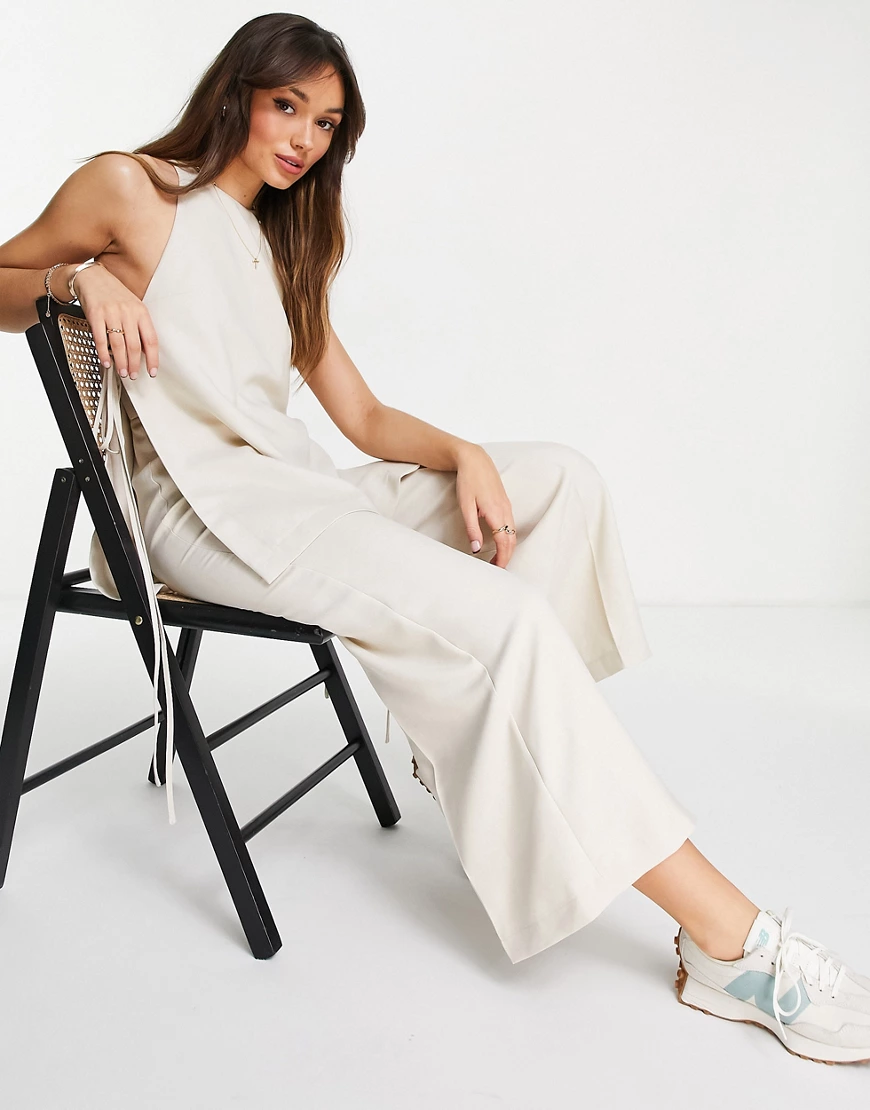 ASOS DESIGN – 2-in-1-Jumpsuit in Hellbeige mit seitlicher Schnürung-Neutral günstig online kaufen