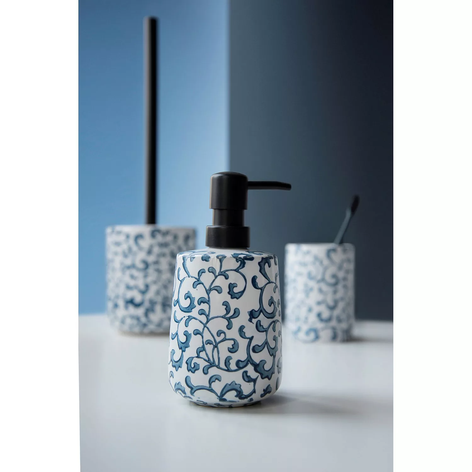 WENKO WC-Garnitur Mirabello Keramik, WC-Bürstenhalter, handbemalt blau günstig online kaufen