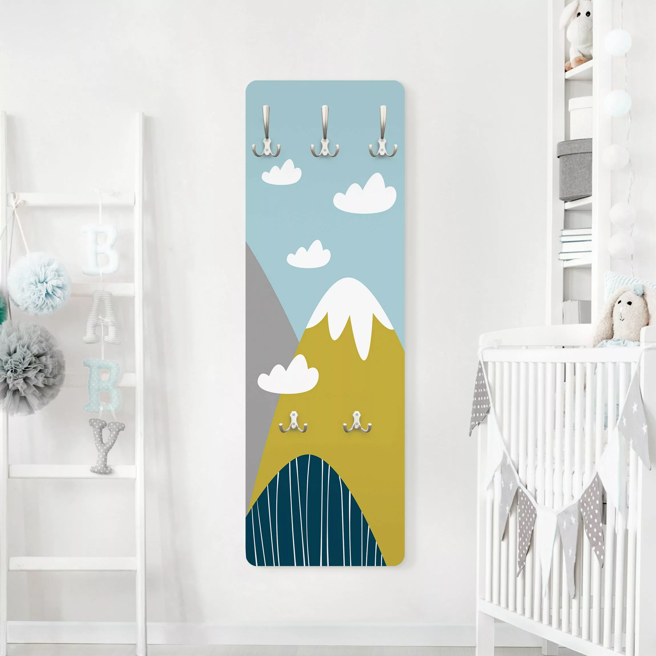 Wandgarderobe Holzpaneel Kinderzimmer Berge mit Wolken günstig online kaufen