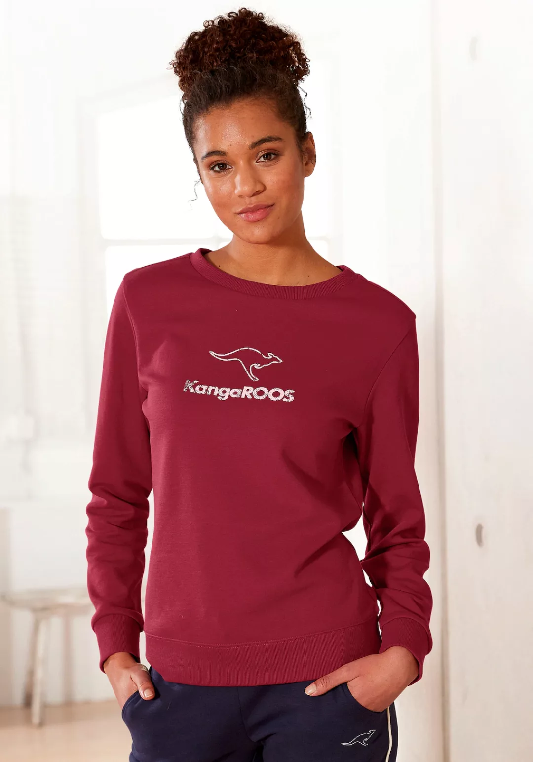 KangaROOS Sweatshirt mit Kontrastfarbenem Logodruck, Loungeanzug günstig online kaufen